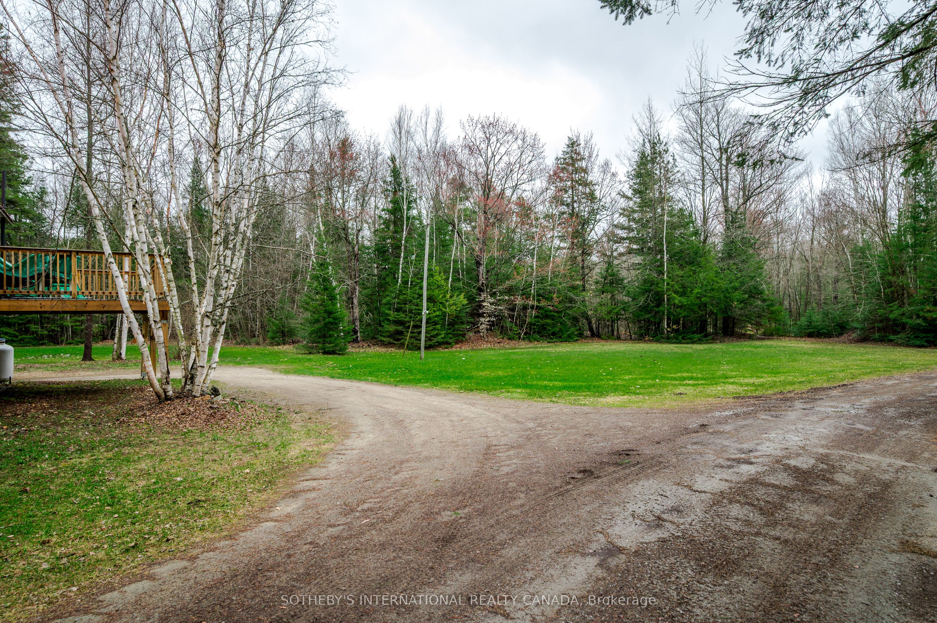 2004a Property Photo 49