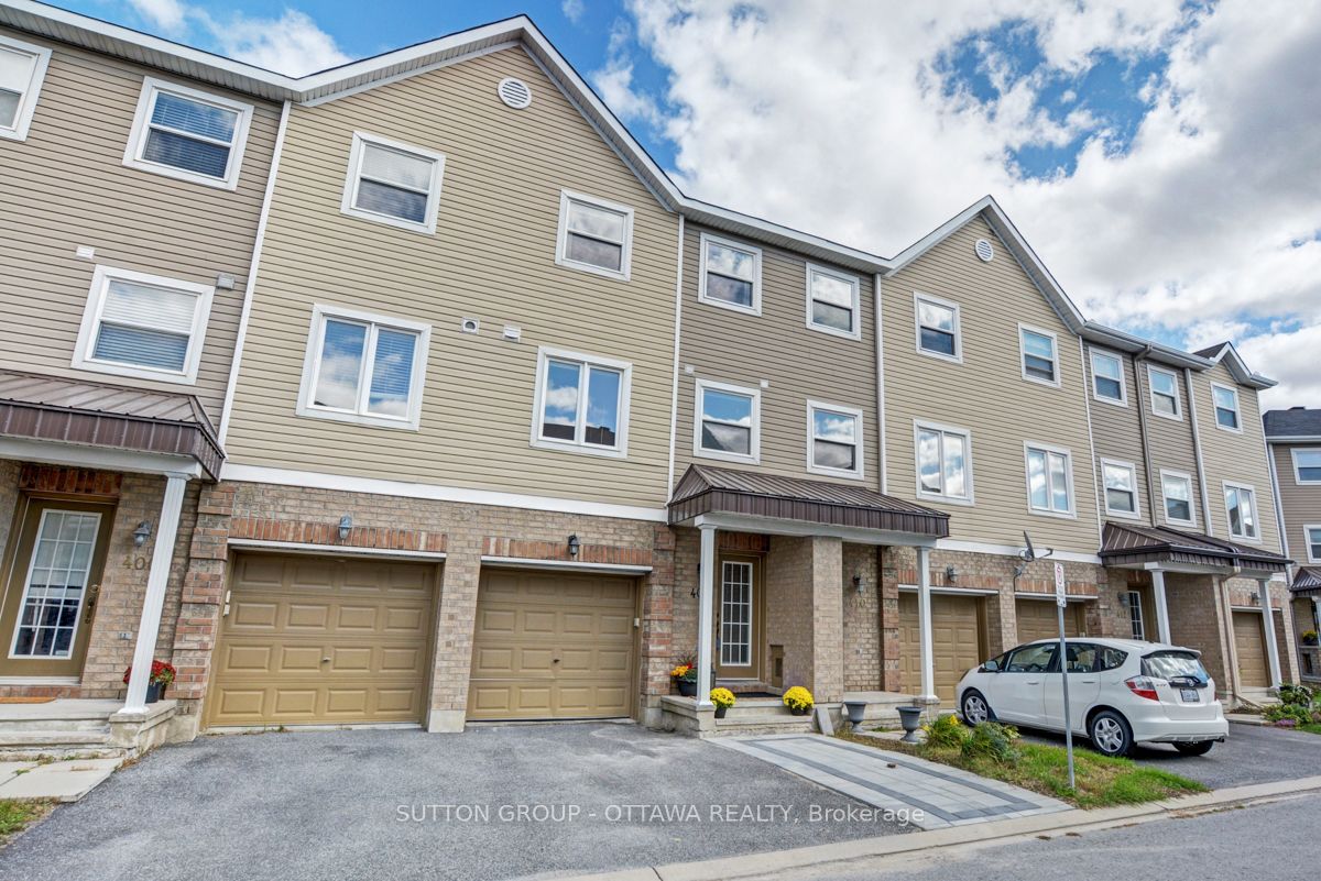 X12279242 Property Photo 1