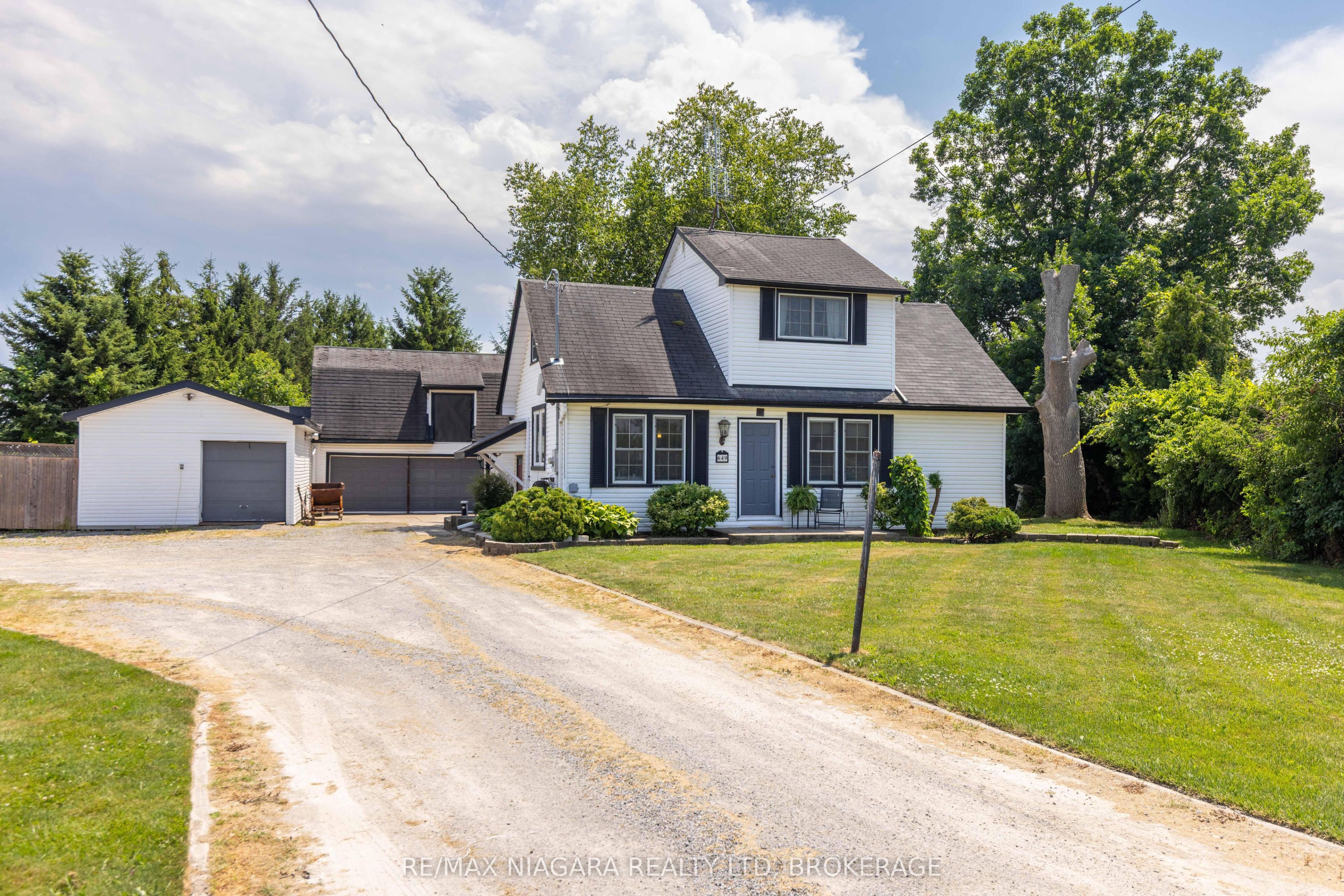 649 Lakeshore Road Property Photo 1