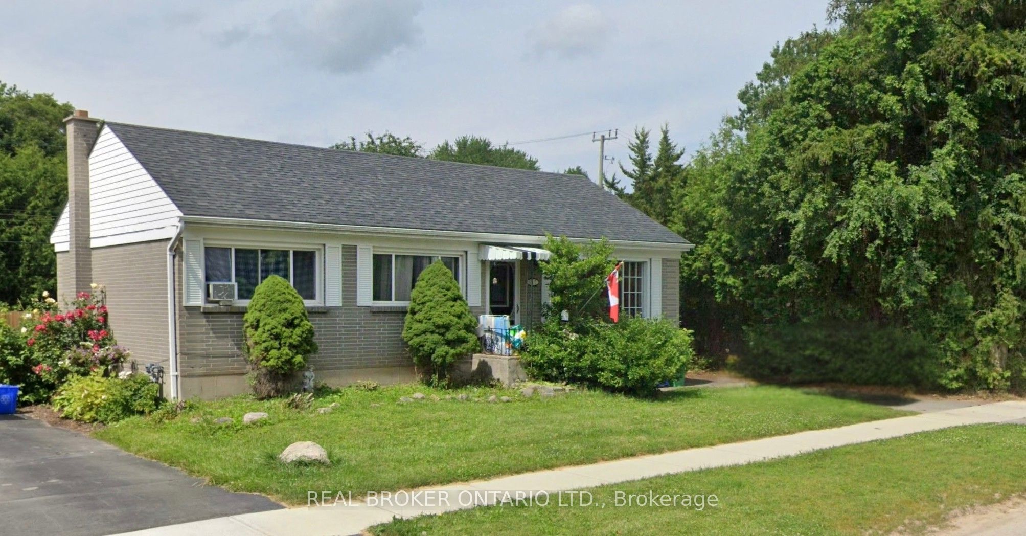 887 Philip Street Property Photo 1