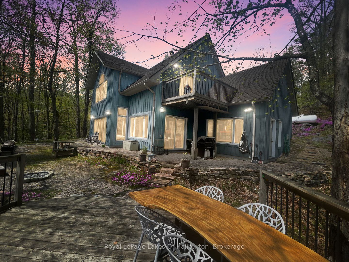 48 Russell Dr