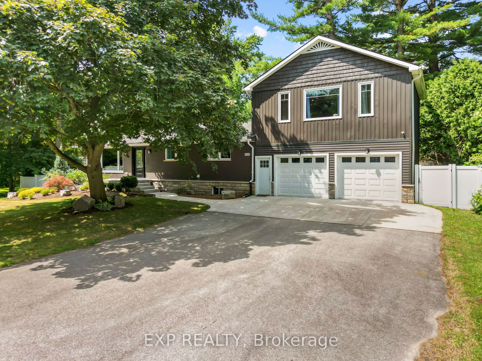 2135 Mockingbird Street Property Photo 1
