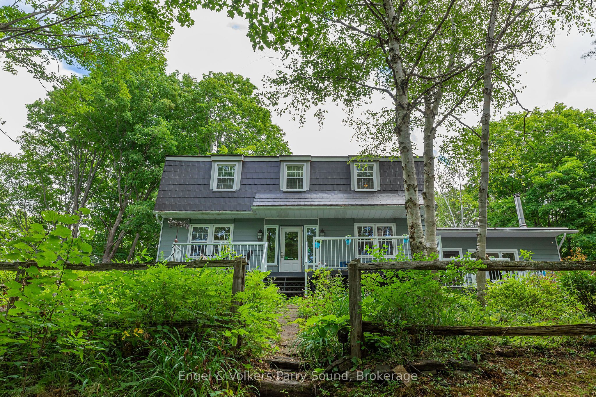 6 Harmony Lane Property Photo 2