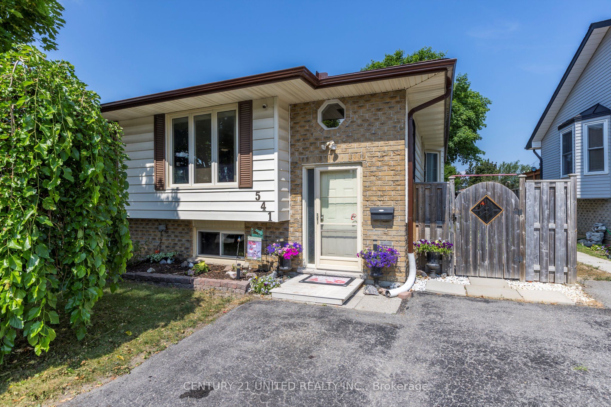 541 Crystal Drive Property Photo 1