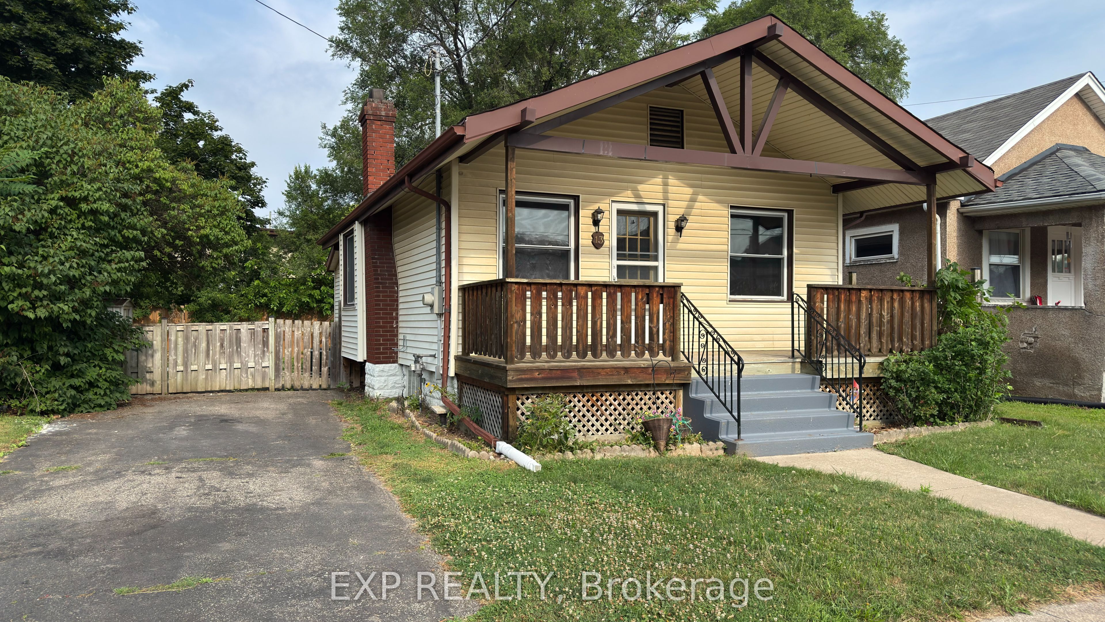 13 Peachdale Avenue Property Photo 1