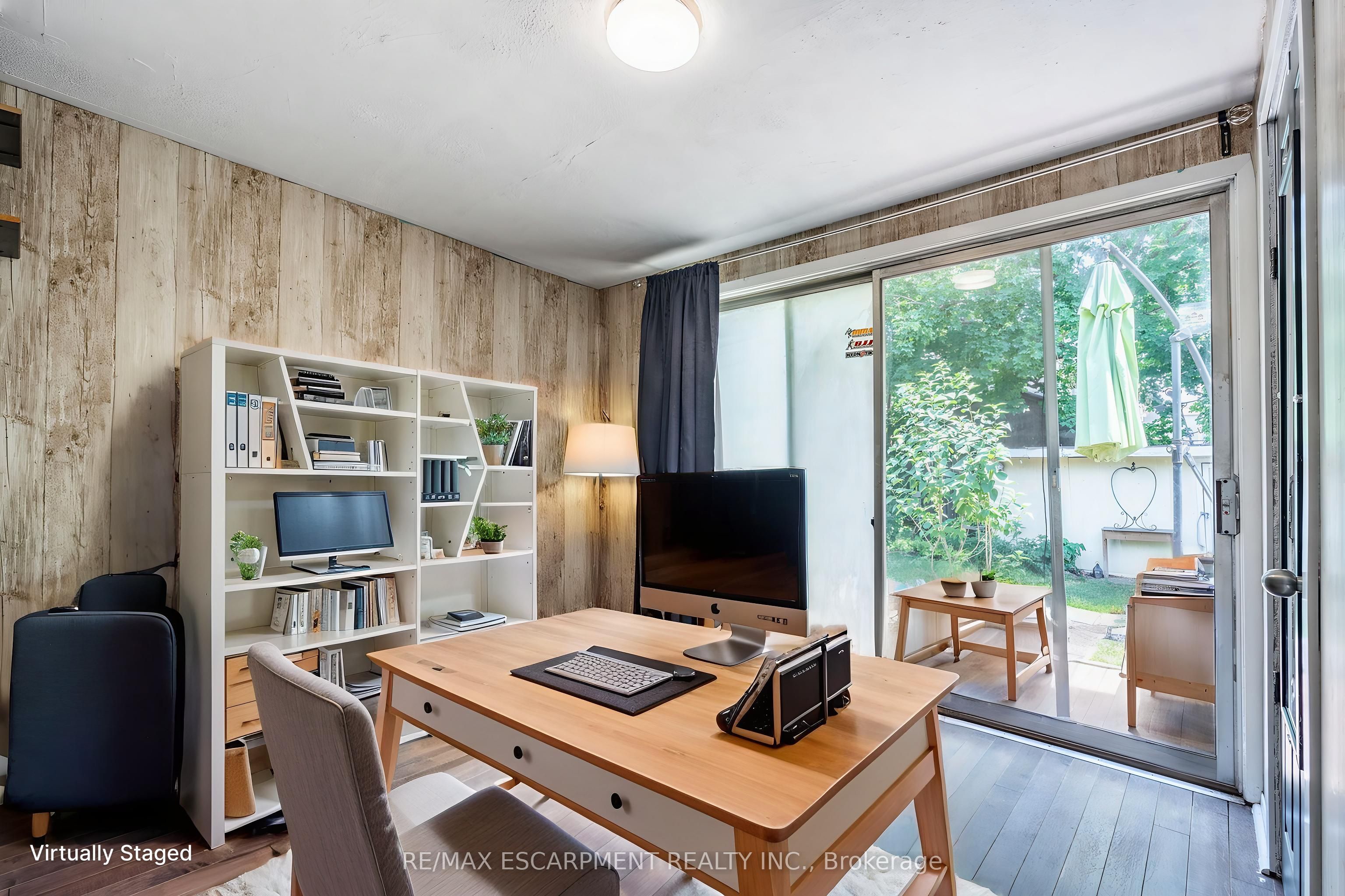 52 Connaught Avenue N Property Photo 15