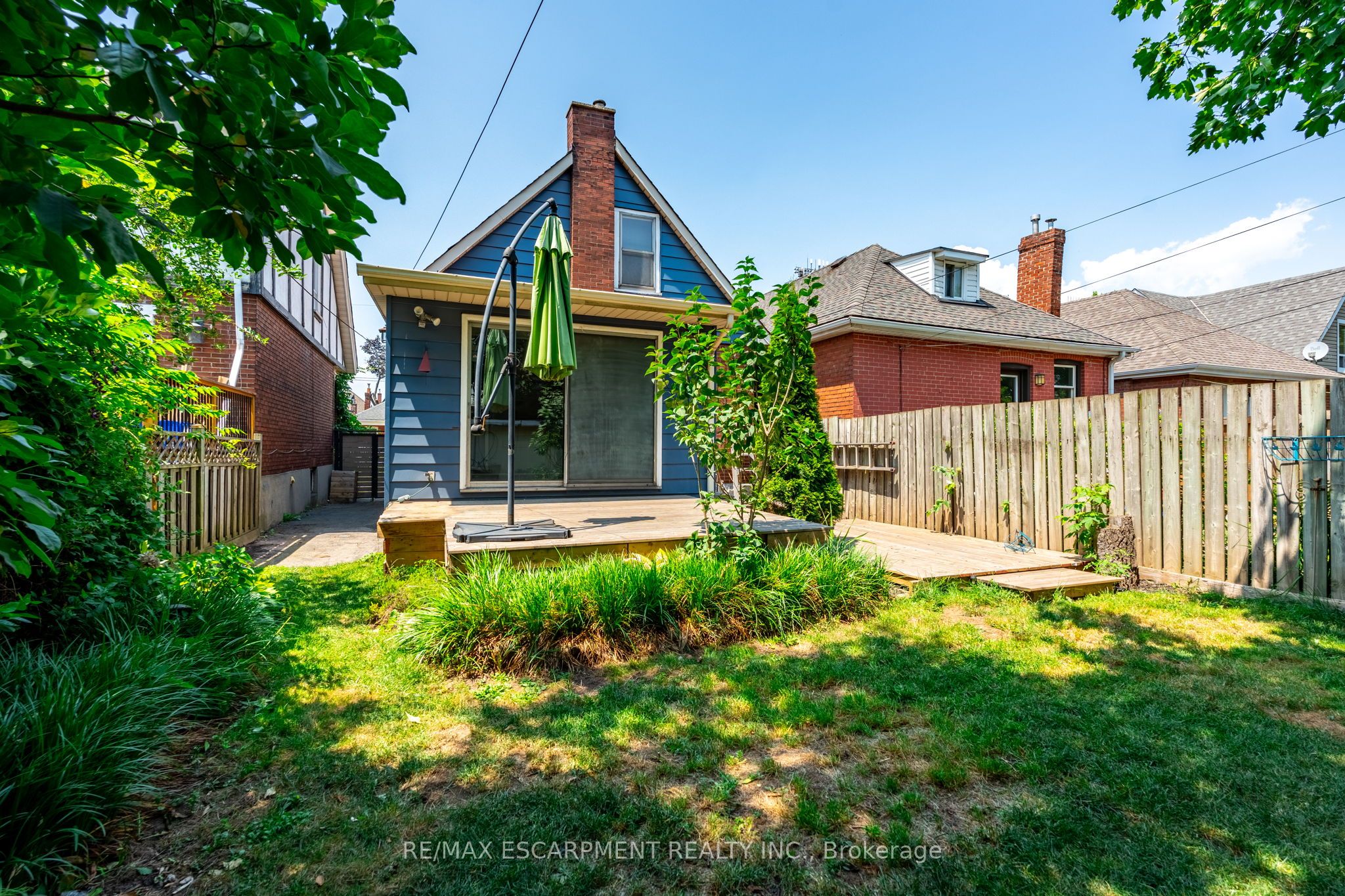 52 Connaught Avenue N Property Photo 26