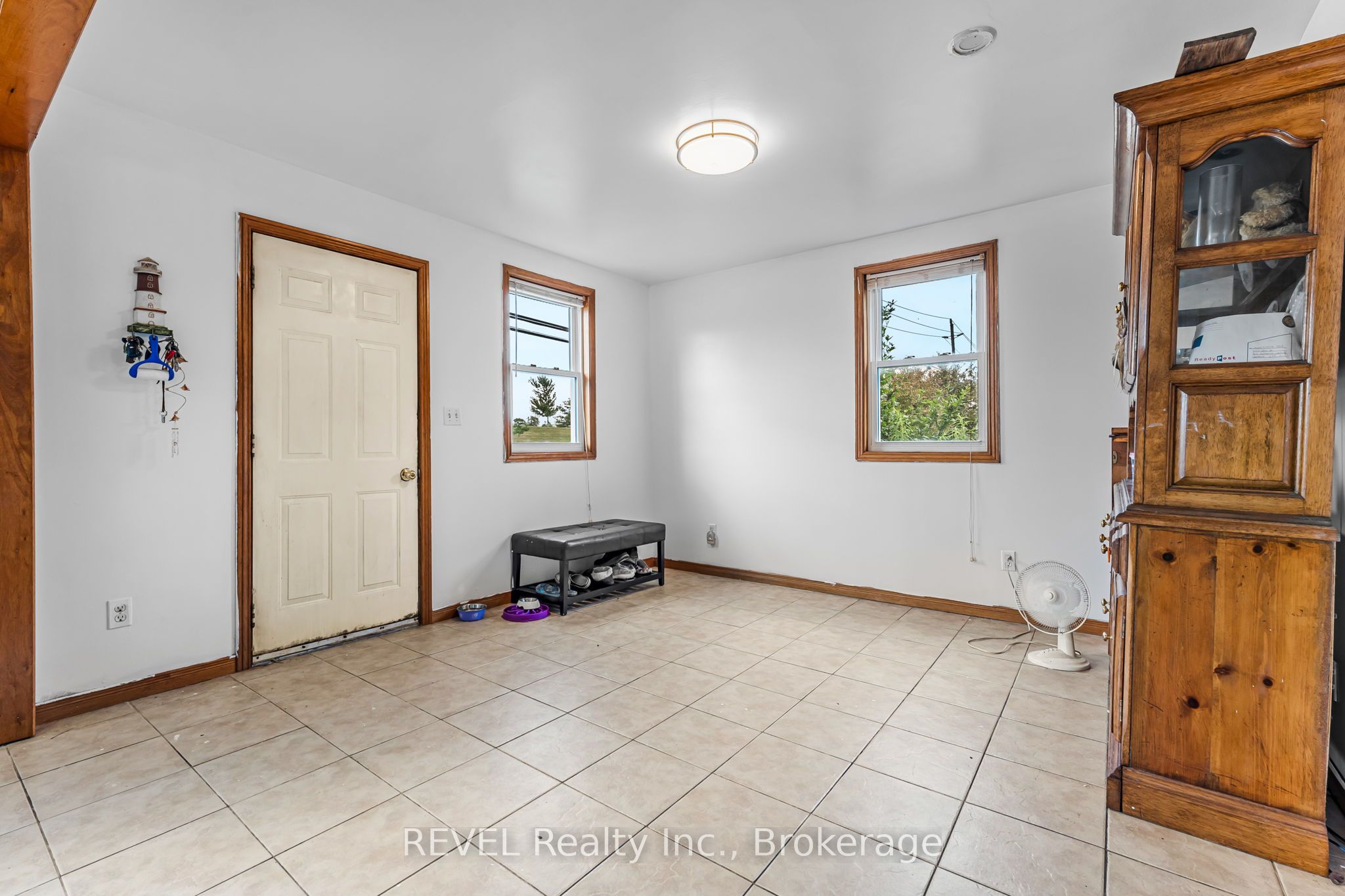 1032 Elm Street Property Photo 4
