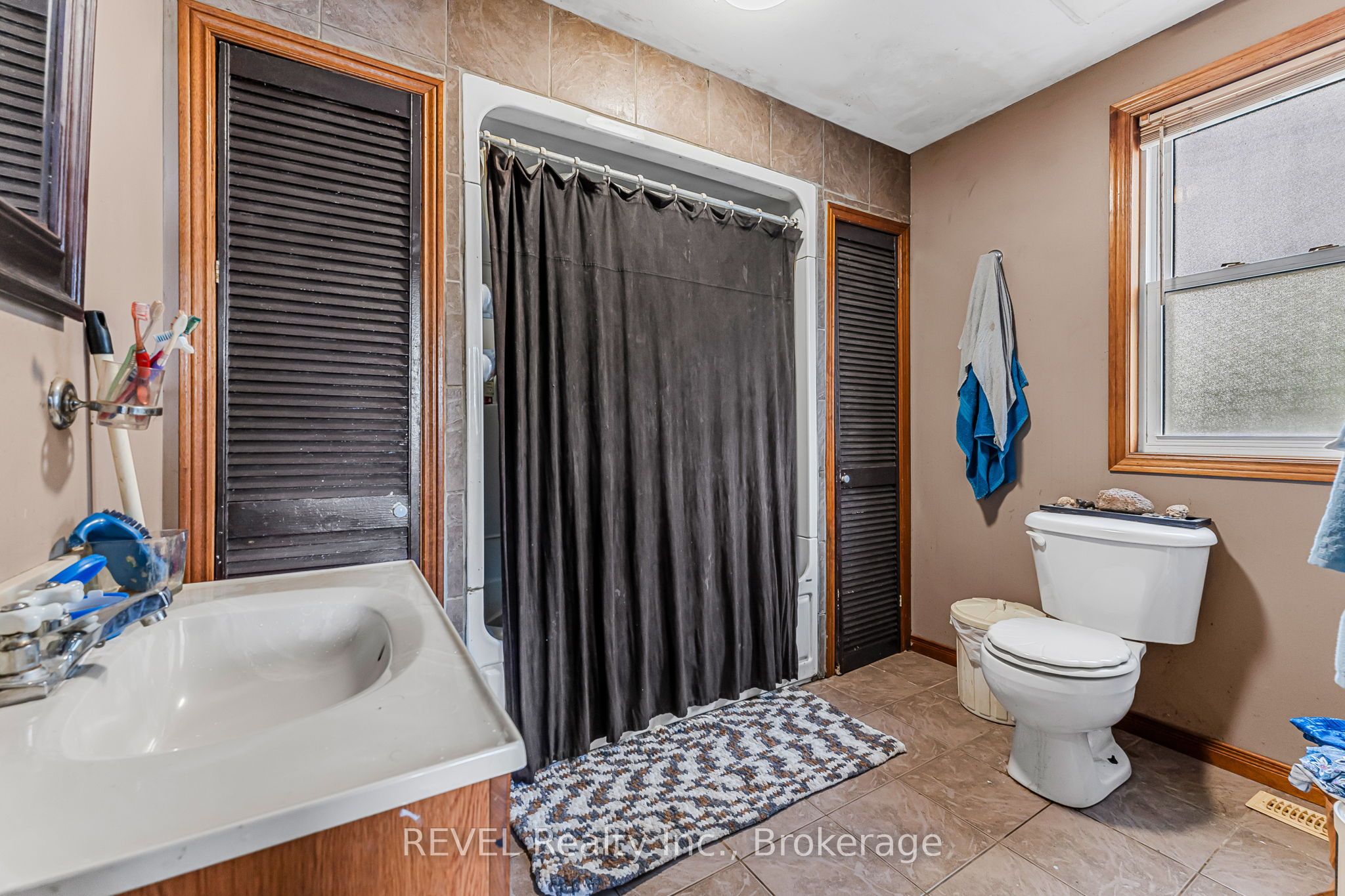 1032 Elm Street Property Photo 12