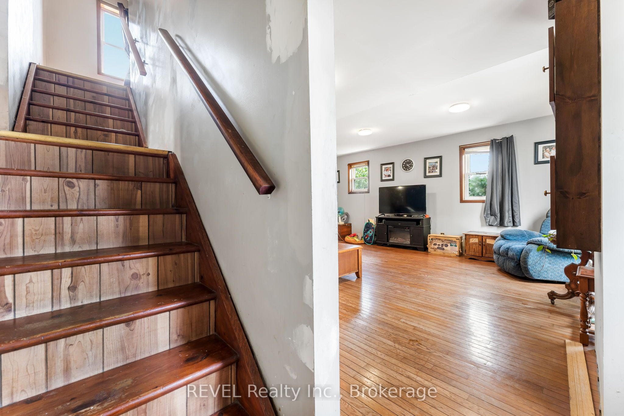 1032 Elm Street Property Photo 17