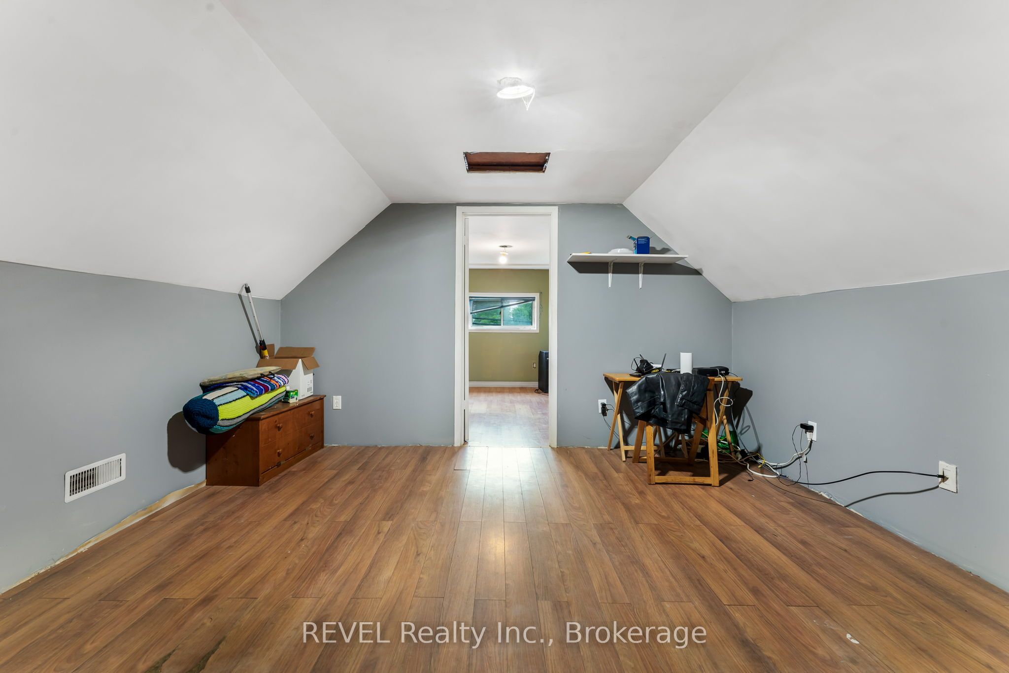 1032 Elm Street Property Photo 18