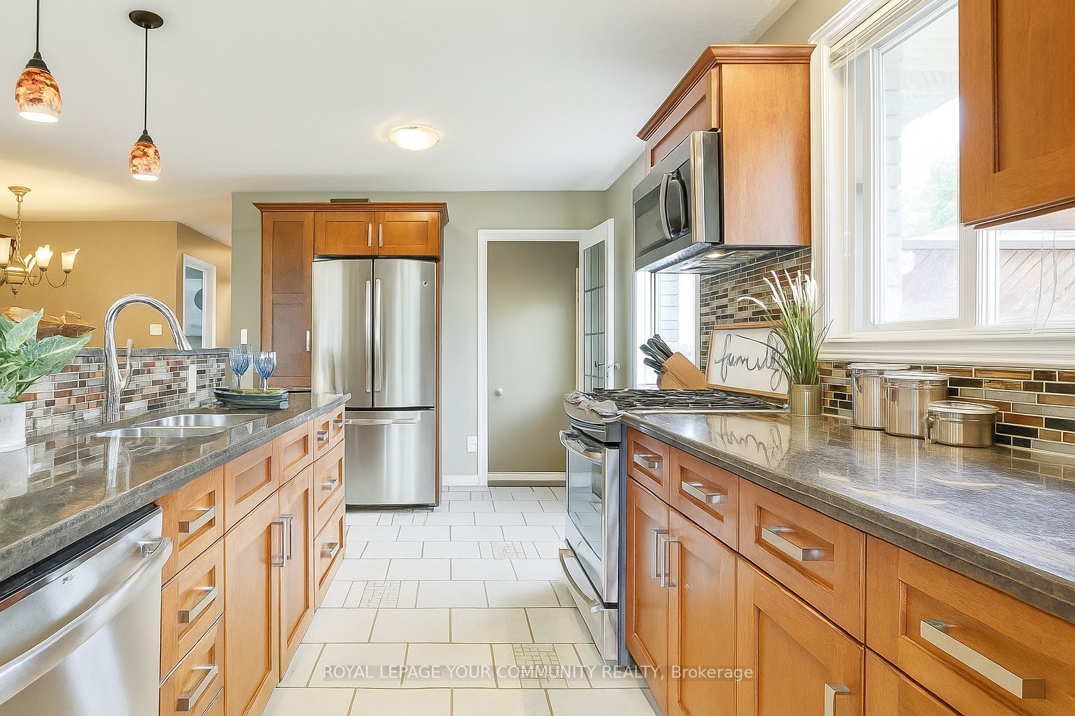 69 Branlyn Crescent Property Photo 2