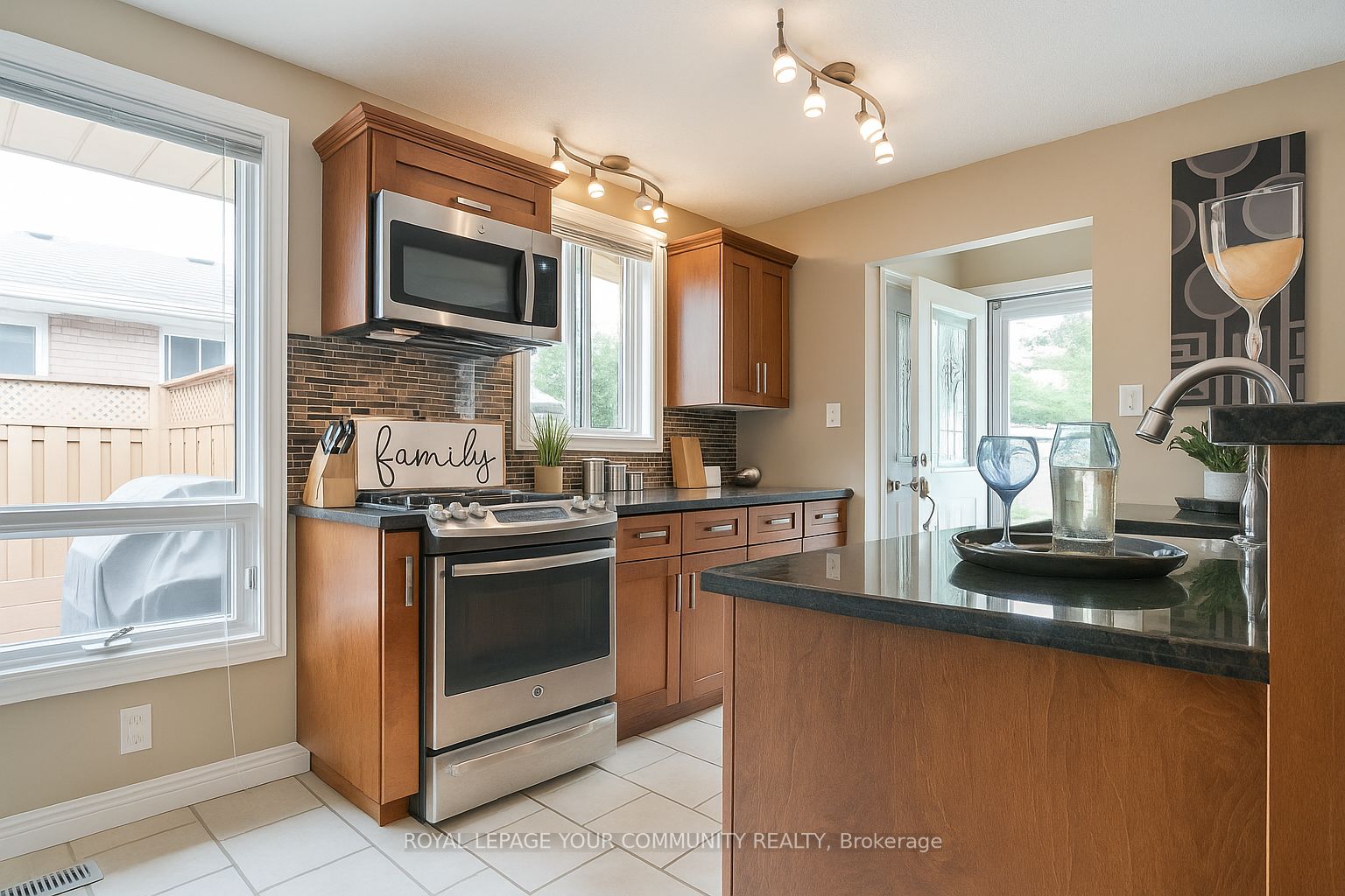 69 Branlyn Crescent Property Photo 3