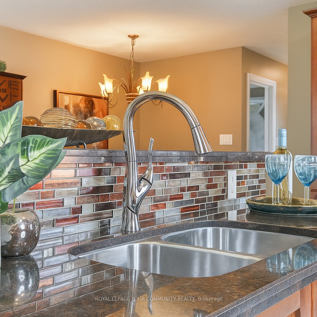 69 Branlyn Crescent Property Photo 4