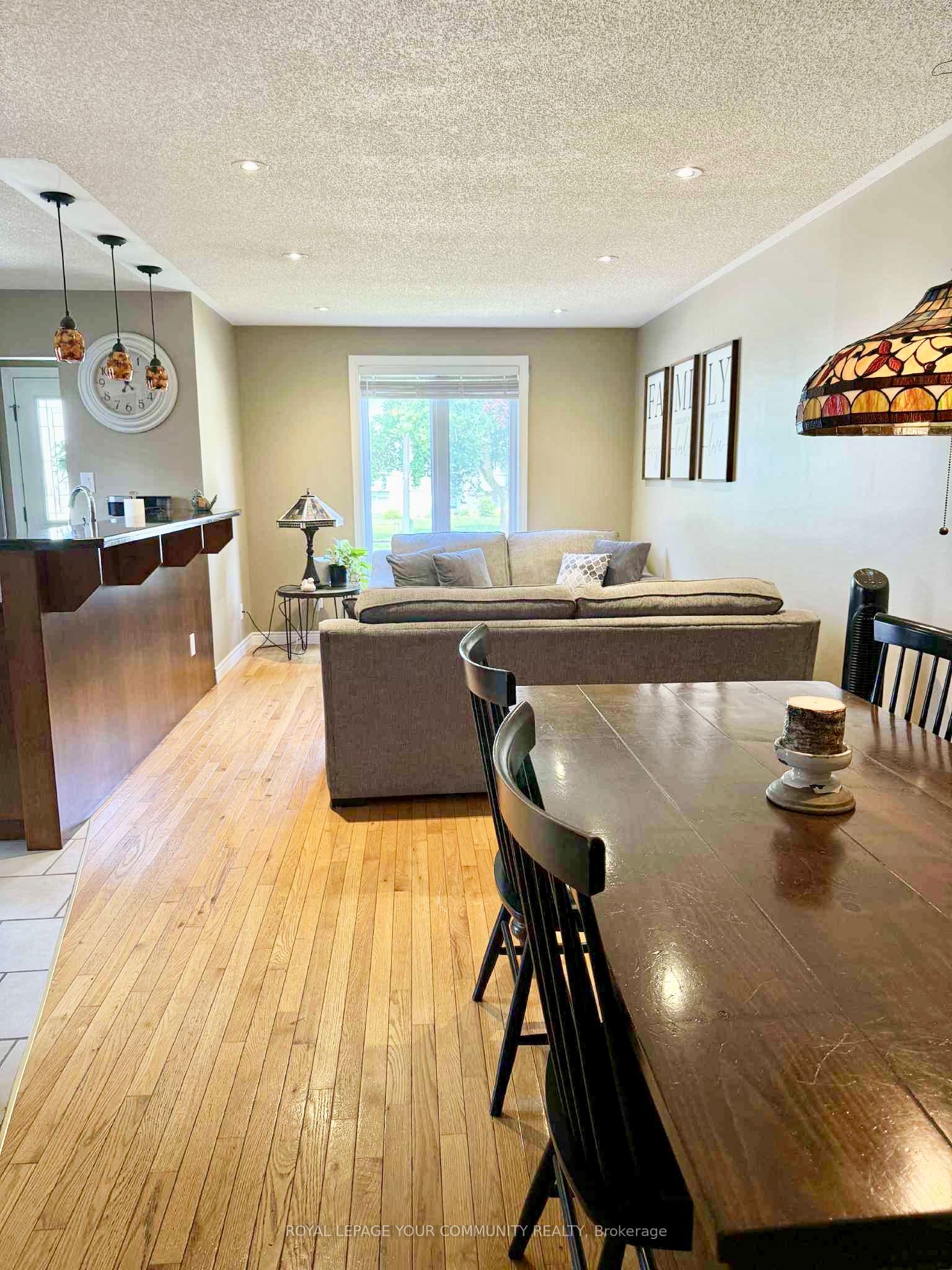 69 Branlyn Crescent Property Photo 8