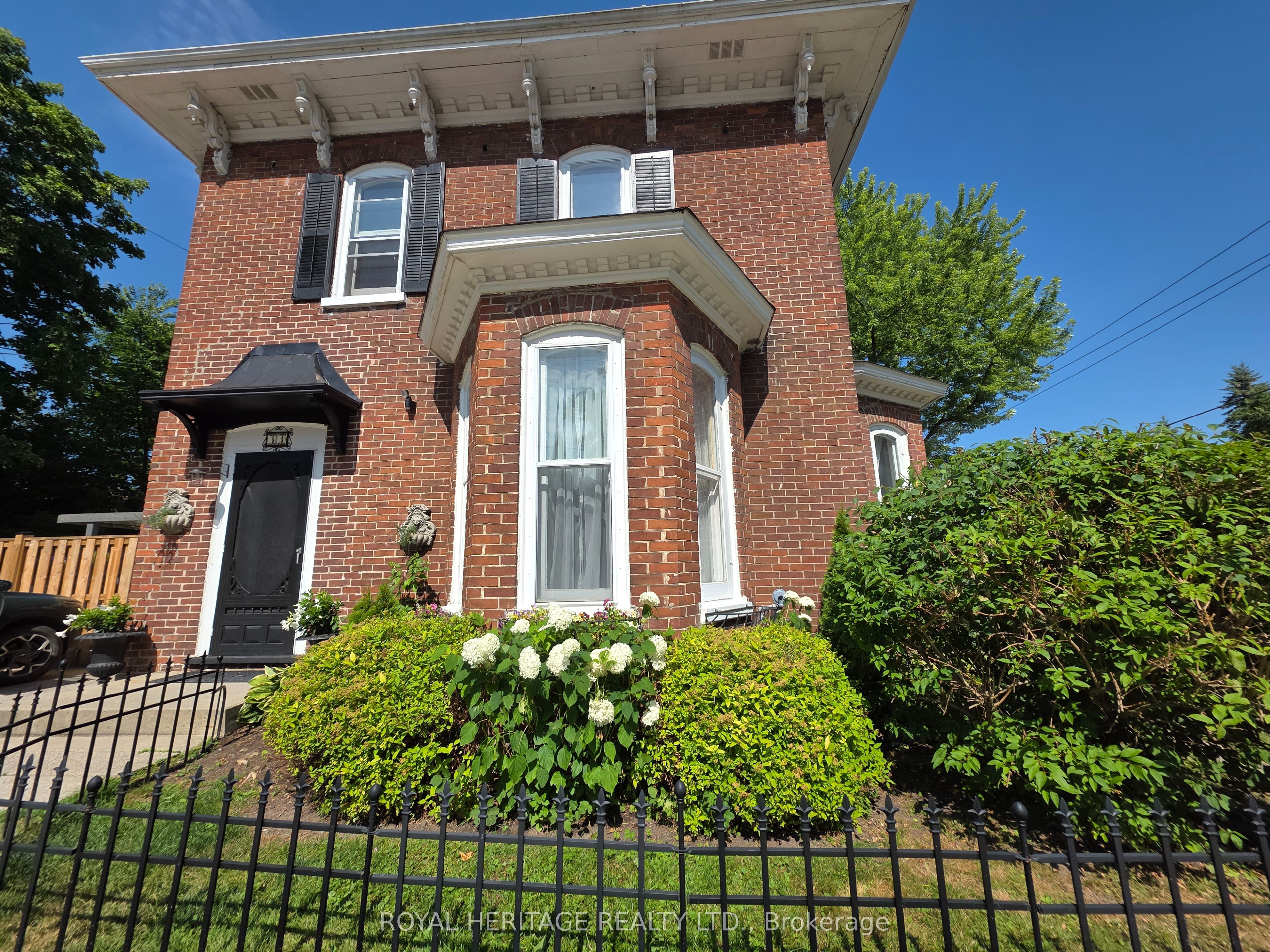 33 Kingsley Avenue Property Photo 1