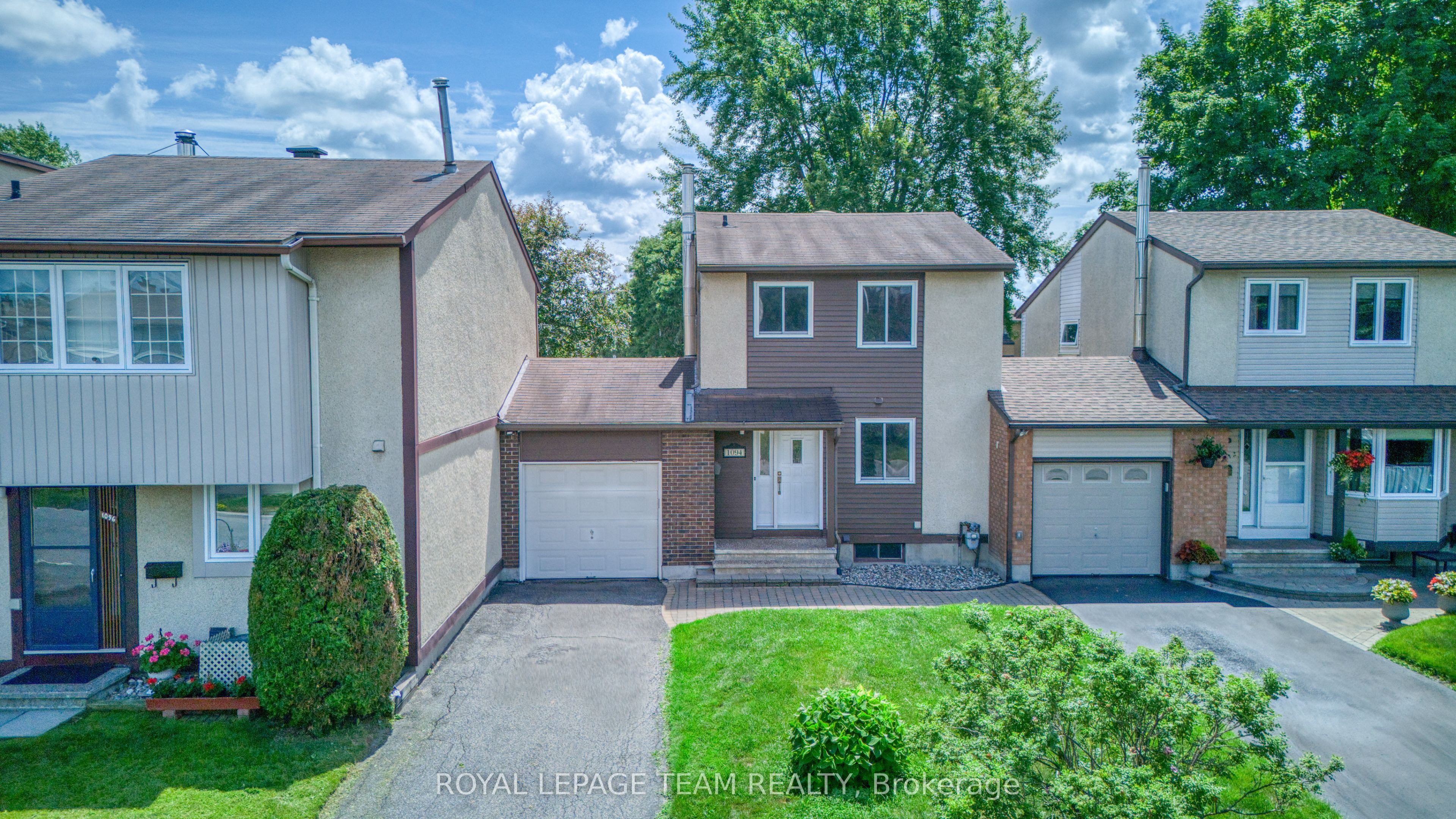 1094 Grenoble Crescent Property Photo 1