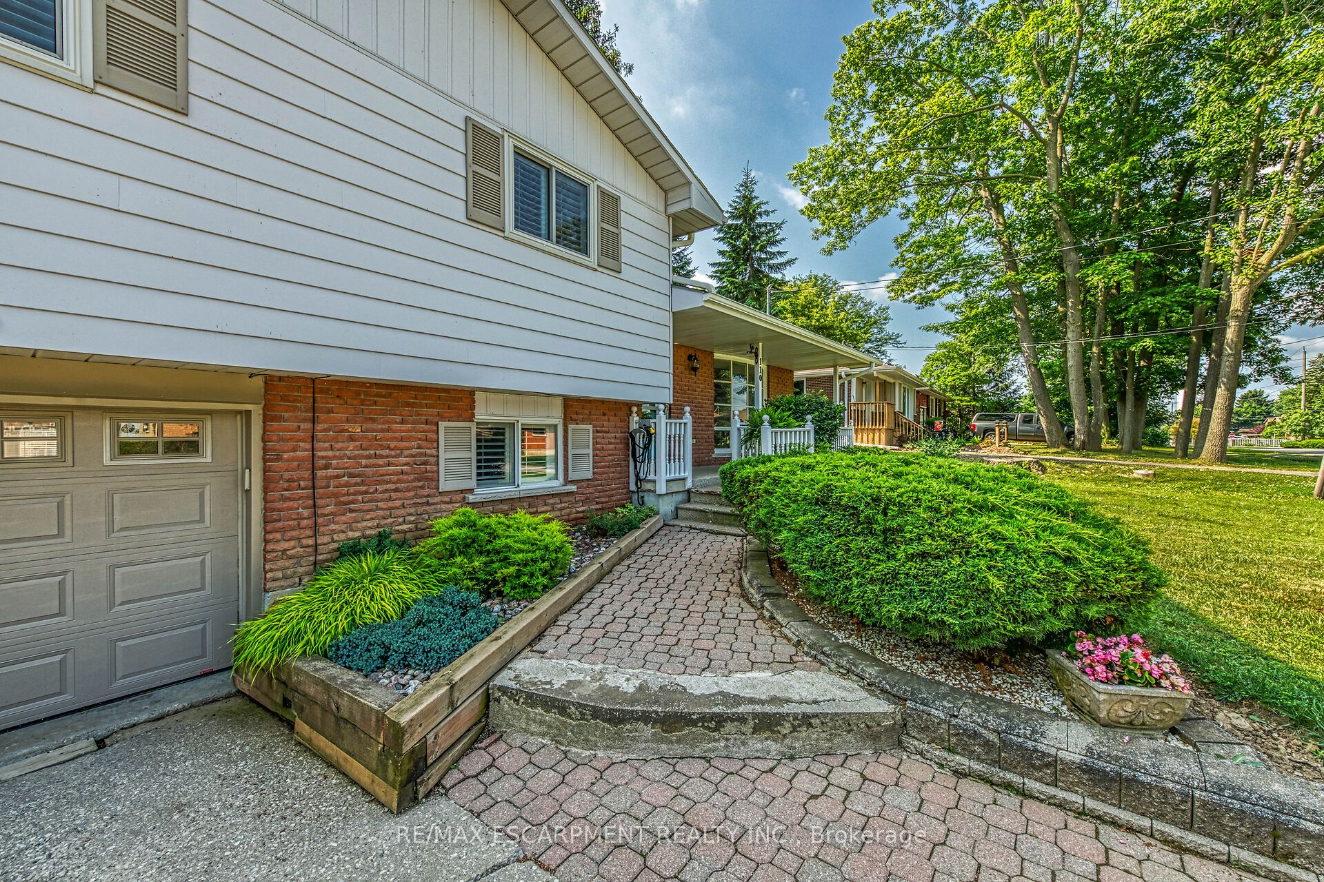 110 Ayr Street Property Photo 4