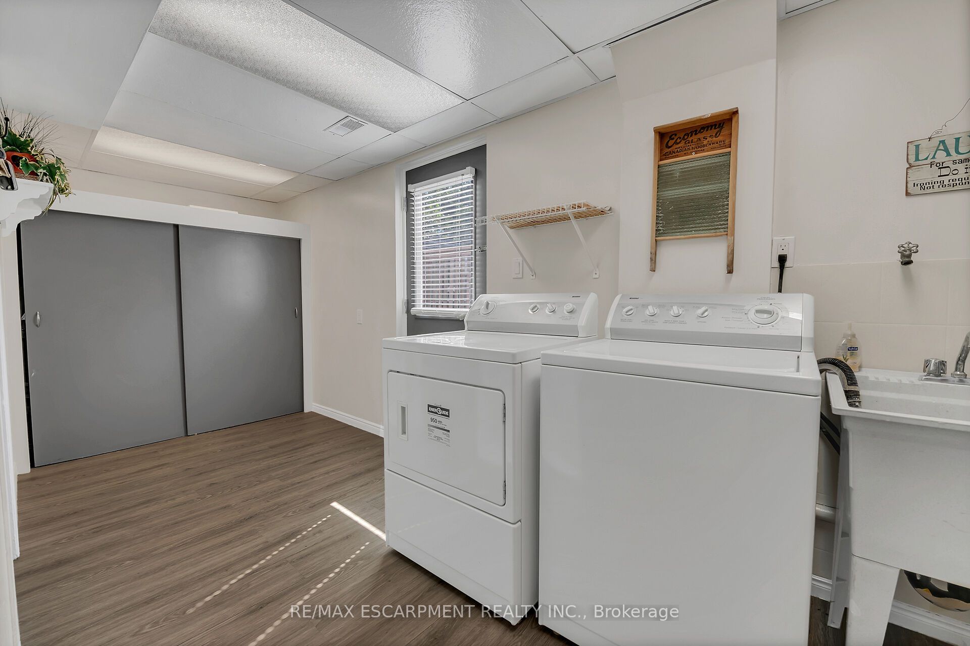 110 Ayr Street Property Photo 28