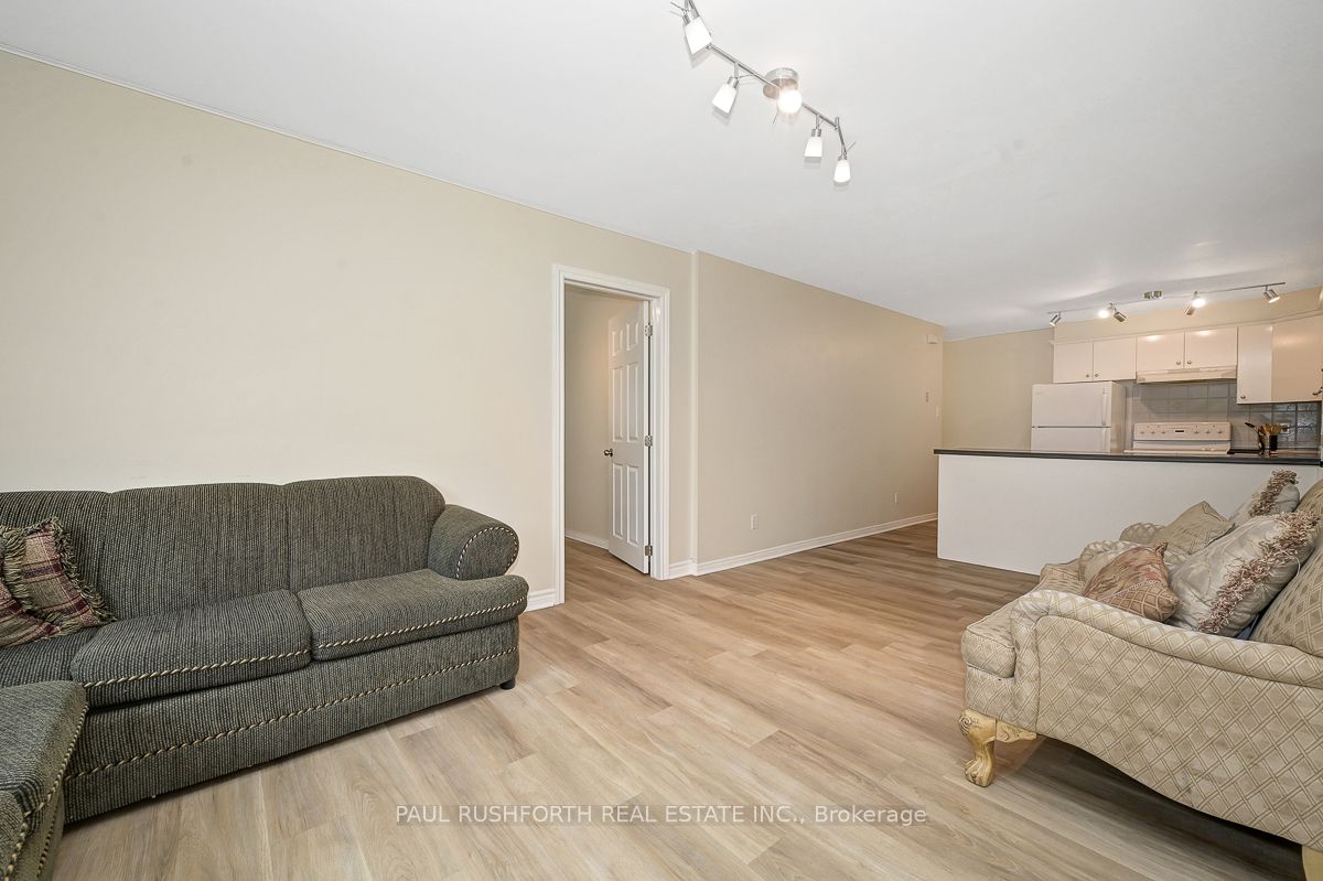 249 Iona Street Property Photo 11