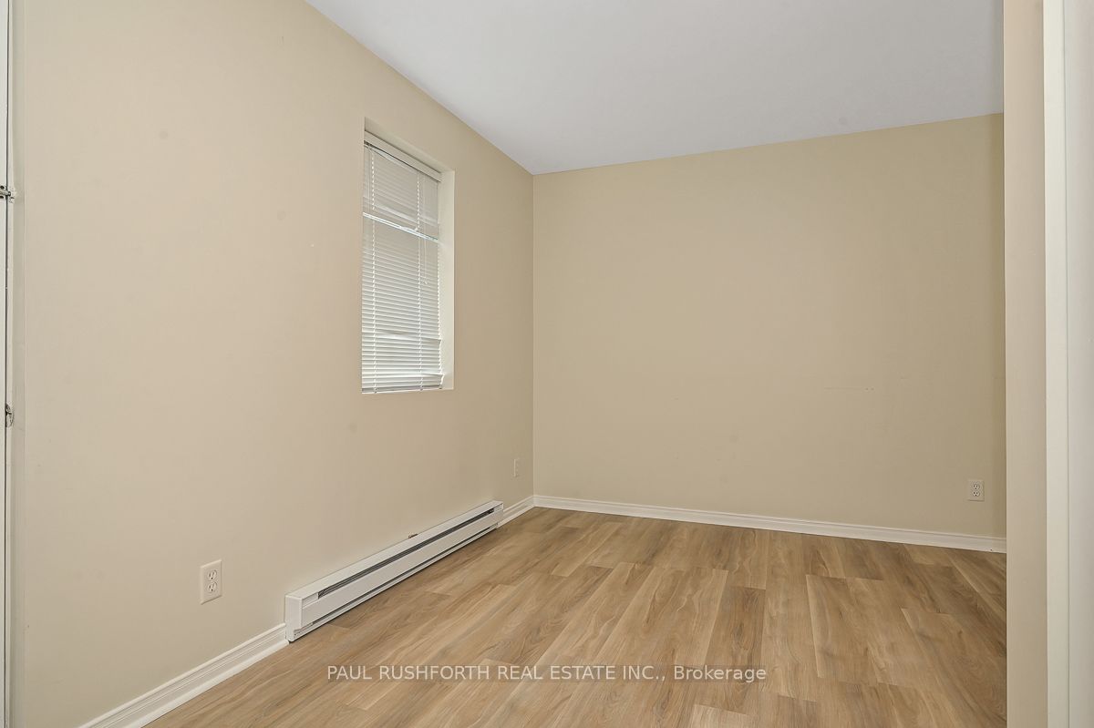 249 Iona Street Property Photo 16