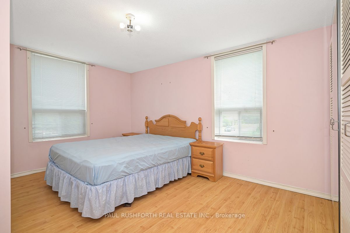 249 Iona Street Property Photo 27