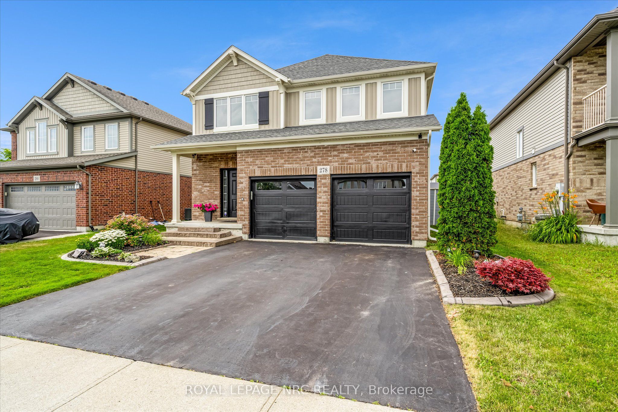 278 Cardinal Cres Property Photo 1