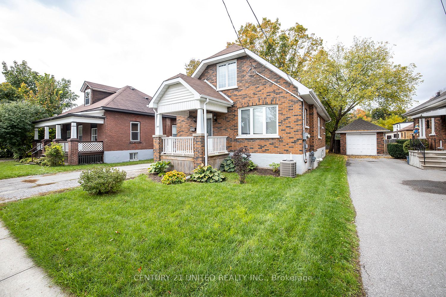225 Mark St Property Photo 1