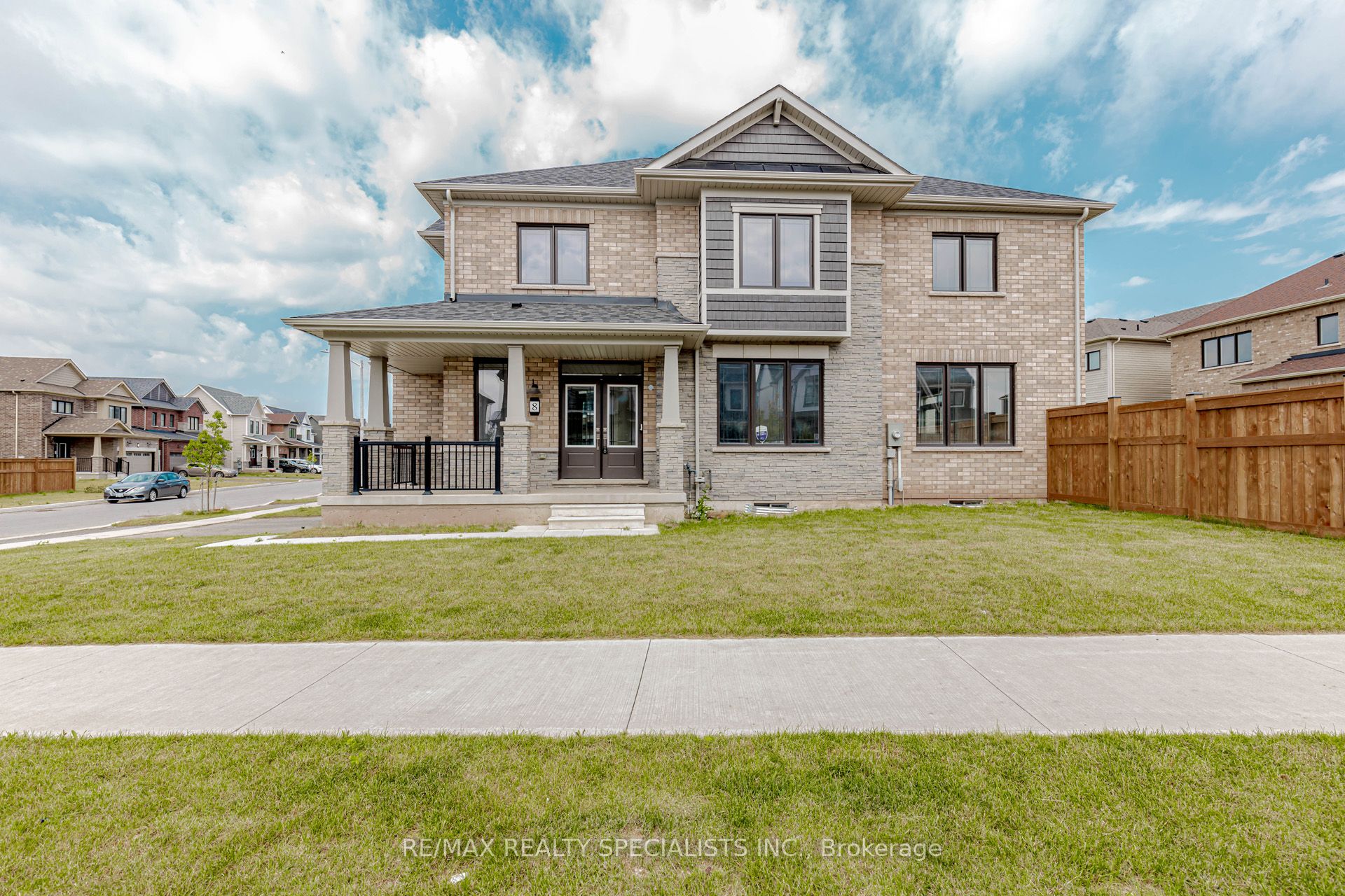 8 Stern Drive Property Photo 1
