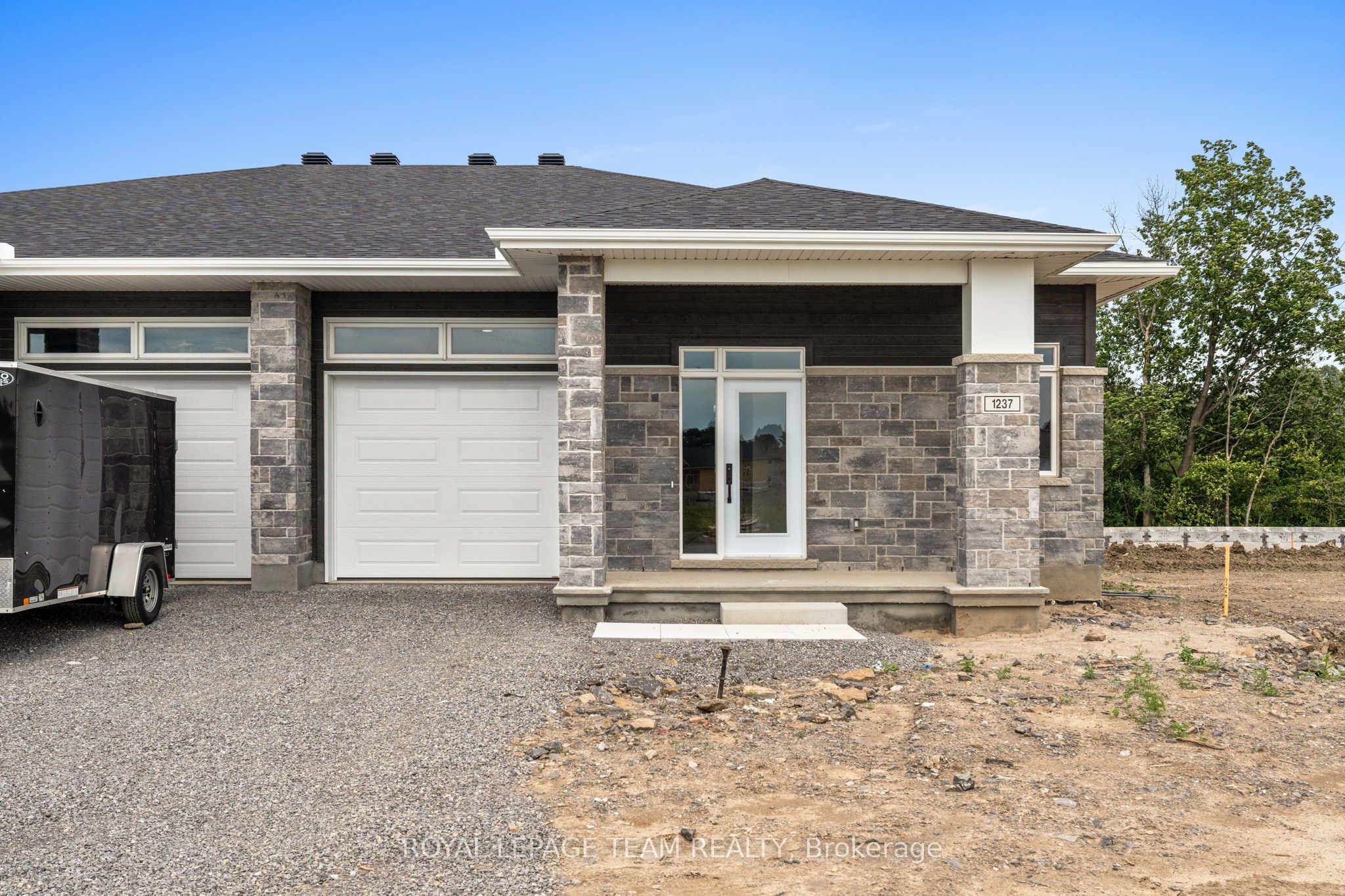 1039 Moore Street Property Photo