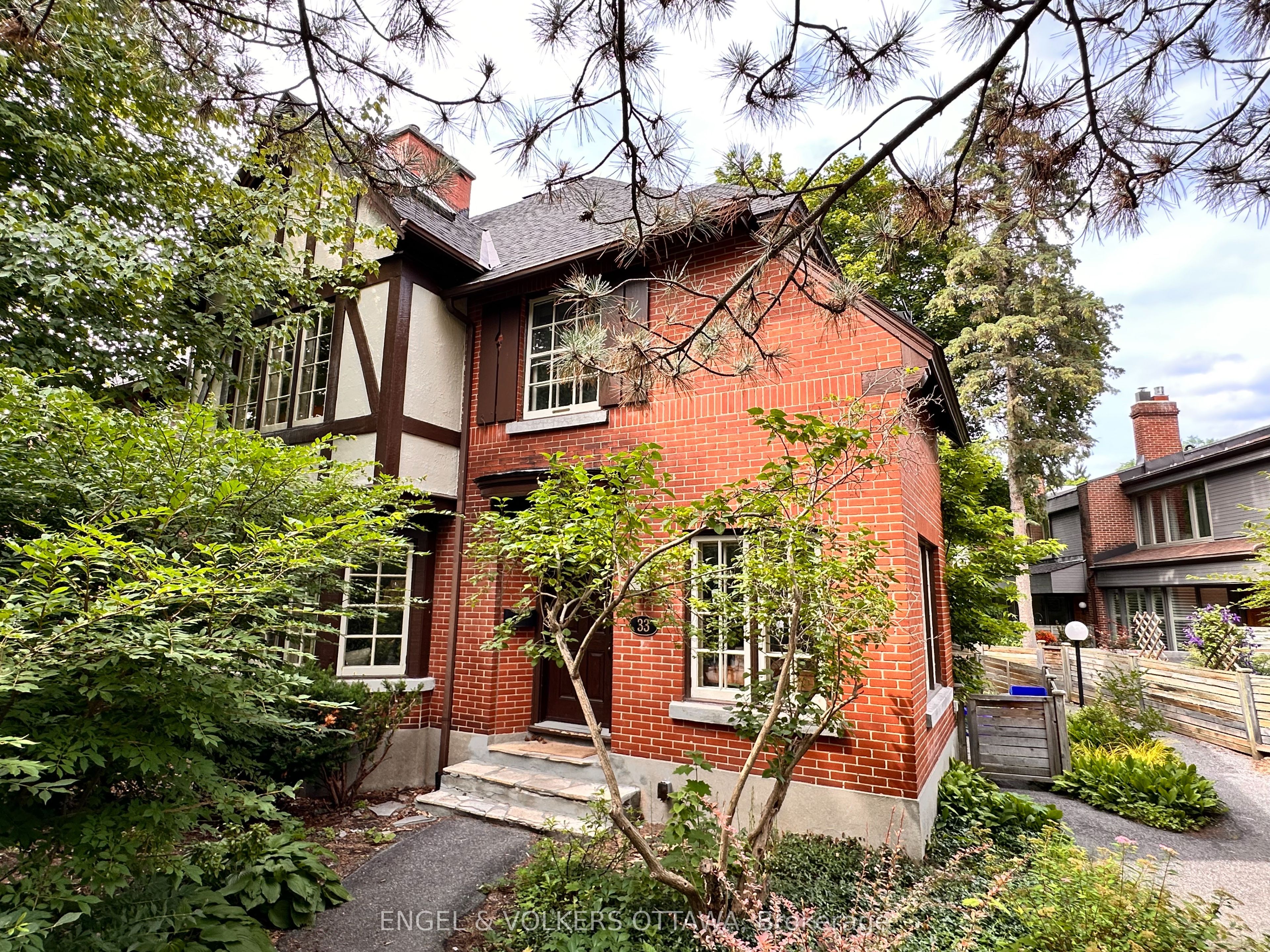 33 Belvedere Crescent