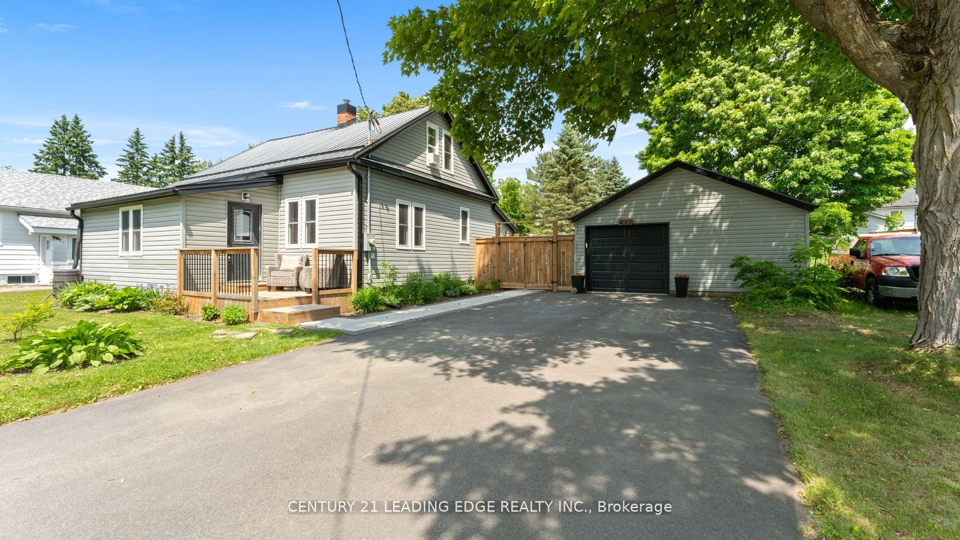 450 Mary St N Property Photo 1
