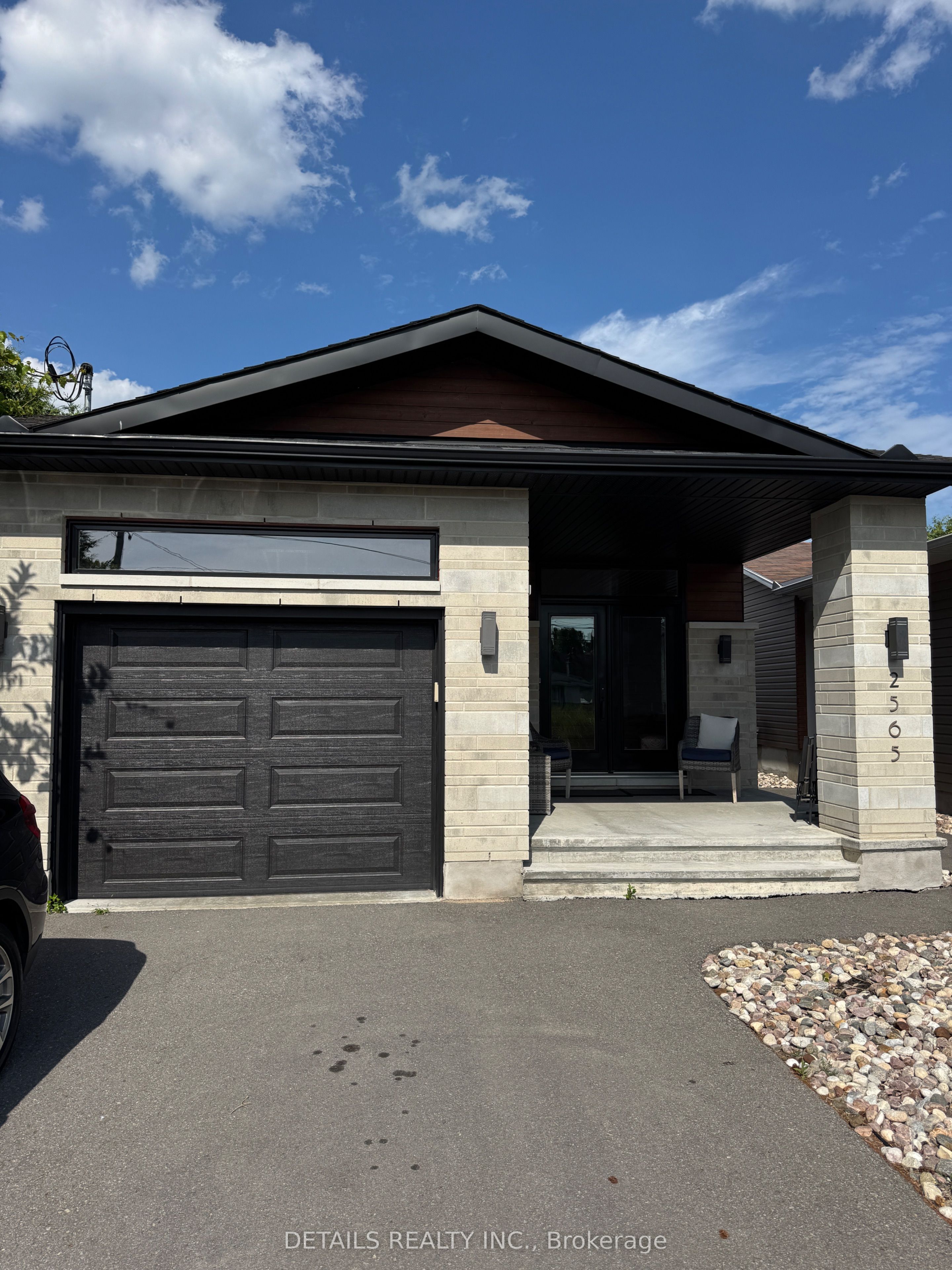 2565 Page Road Property Photo 1