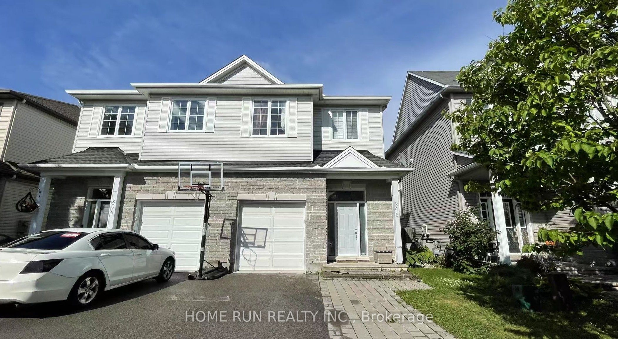 206 Broxburn Crescent Property Photo 1