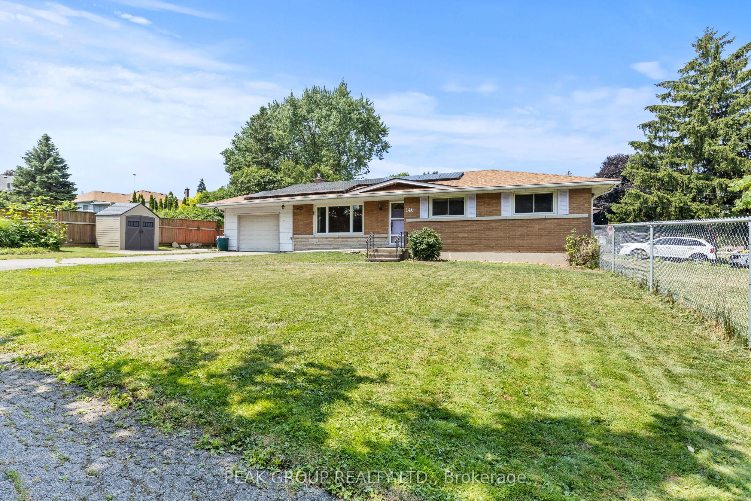 140 Champlain Dr W Property Photo 1