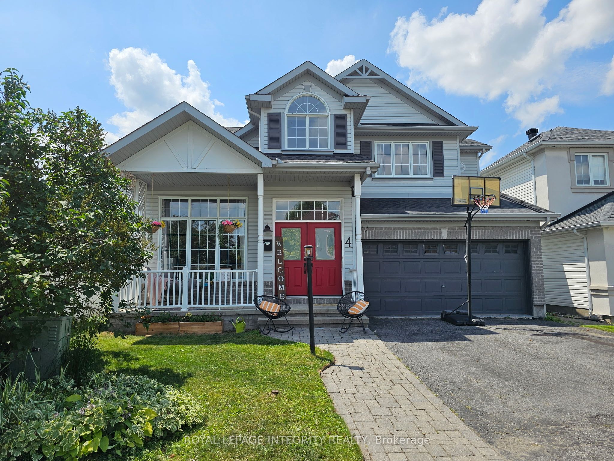 4 Bracewood Way Property Photo 1