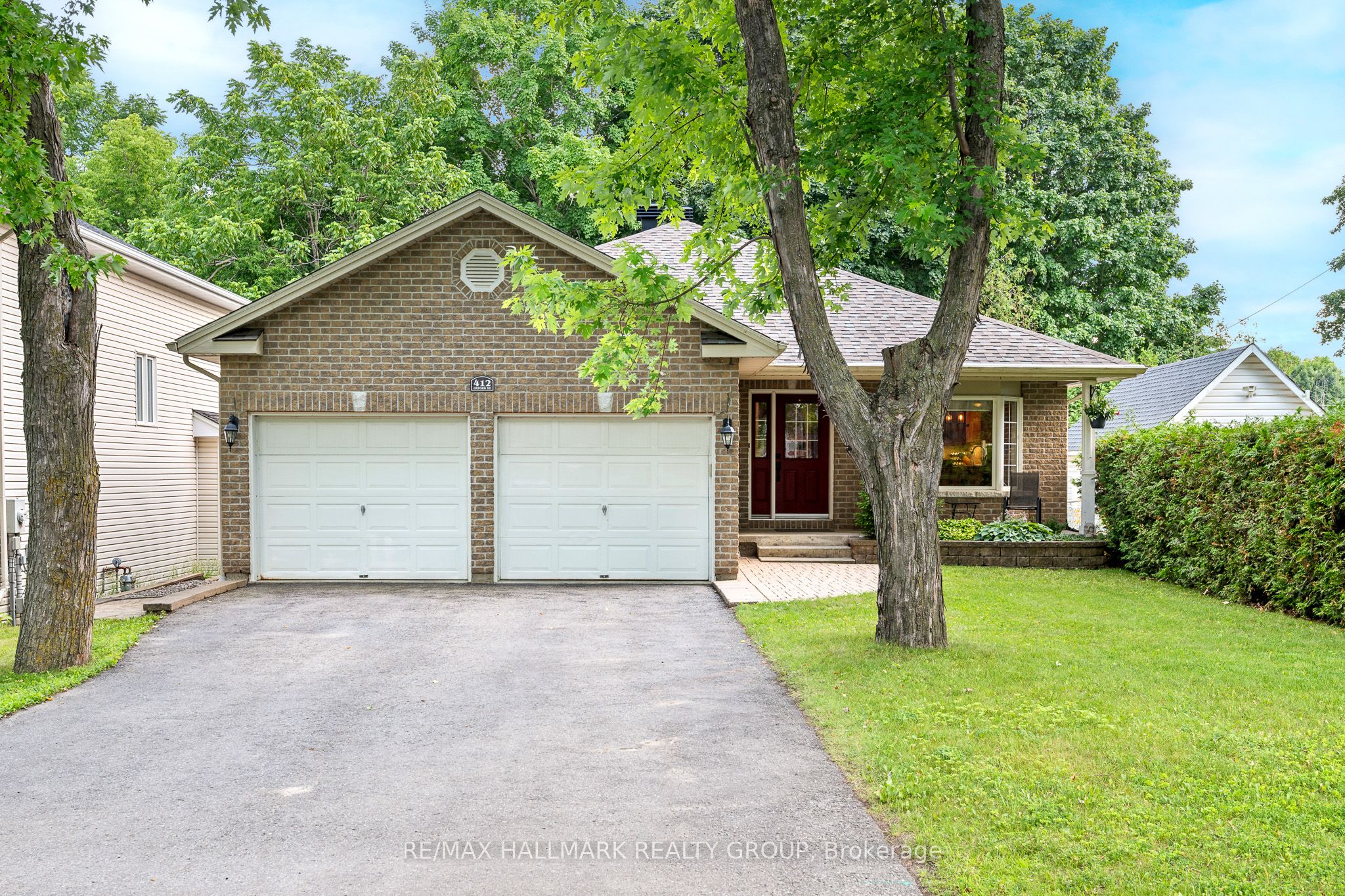 412 Oxford Street E Property Photo 1