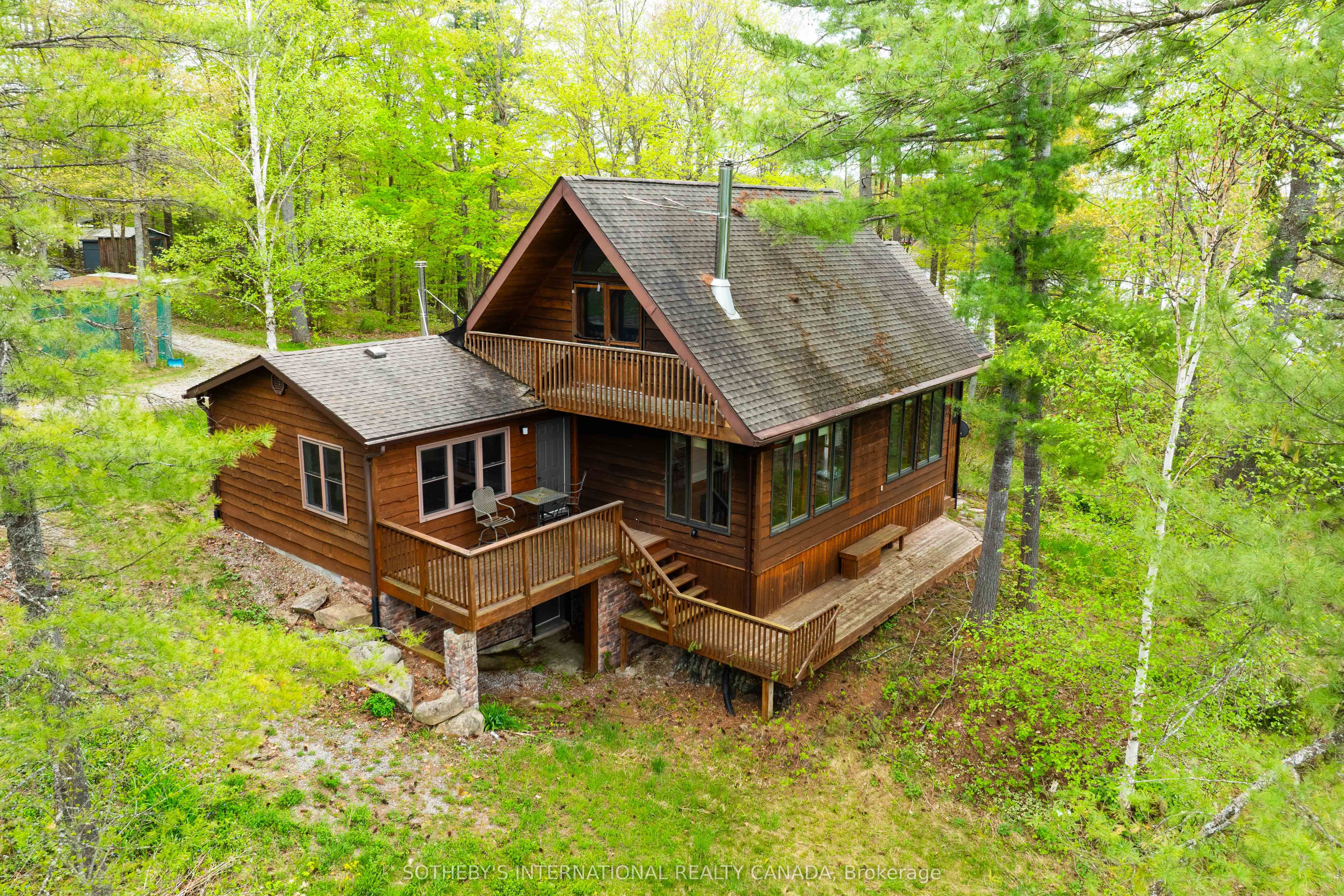 1074 Cooks Road Property Photo 1