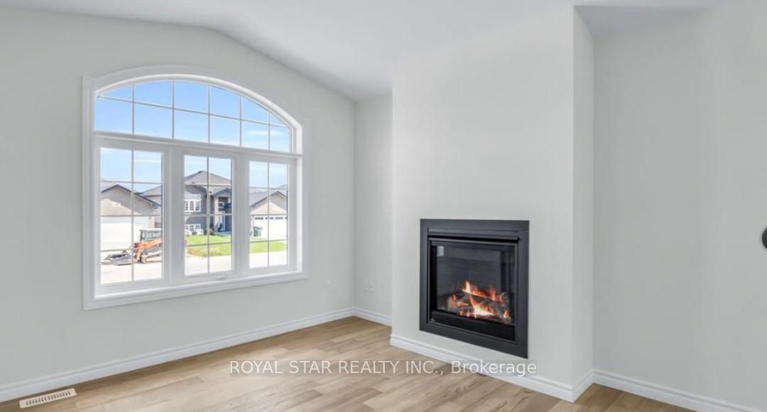 X12281331 Property Photo 6