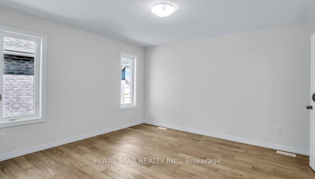 X12281331 Property Photo 10