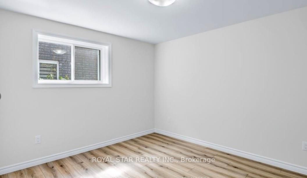 X12281331 Property Photo 12