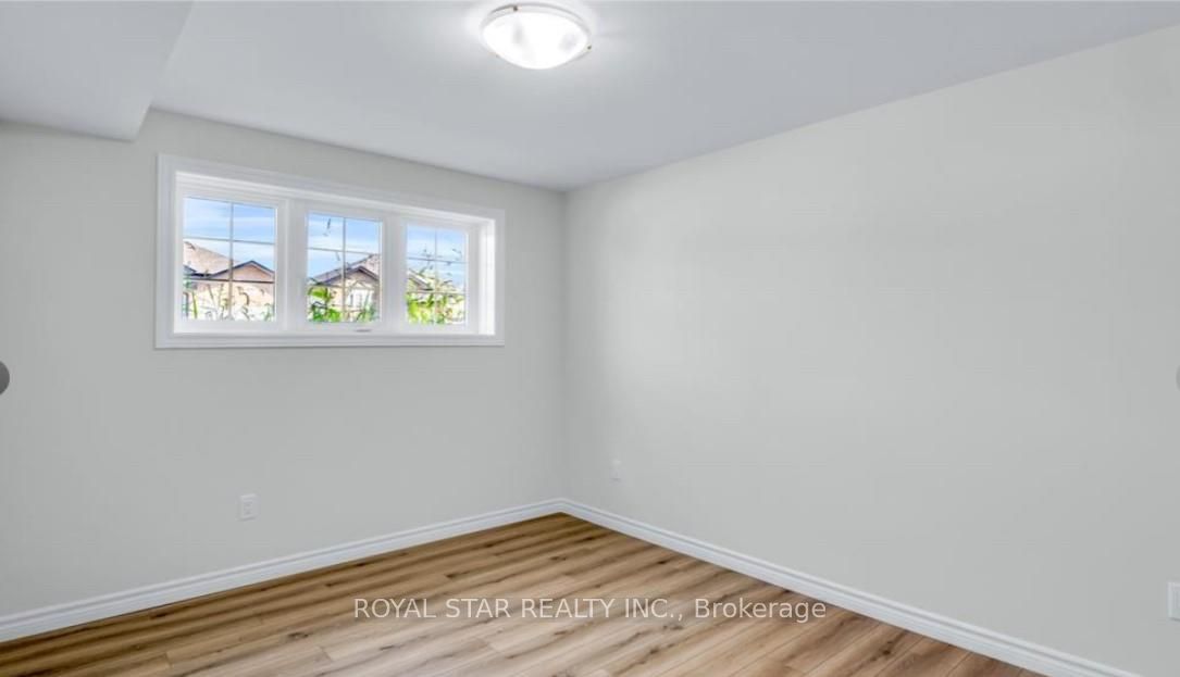 X12281331 Property Photo 13