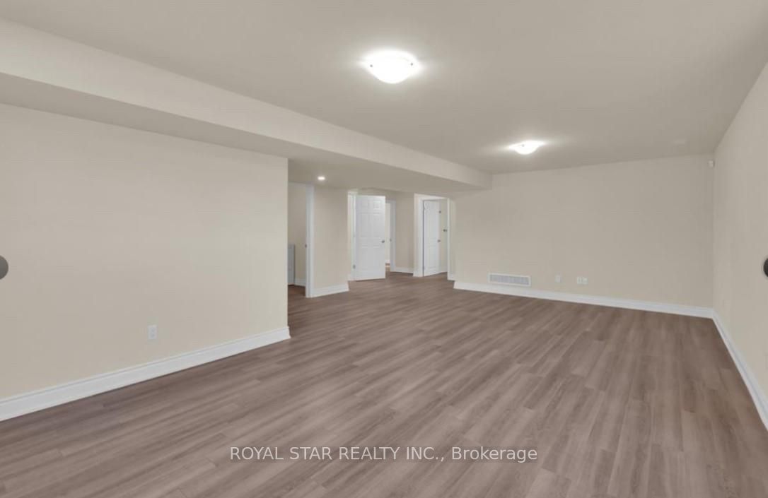 X12281331 Property Photo 17