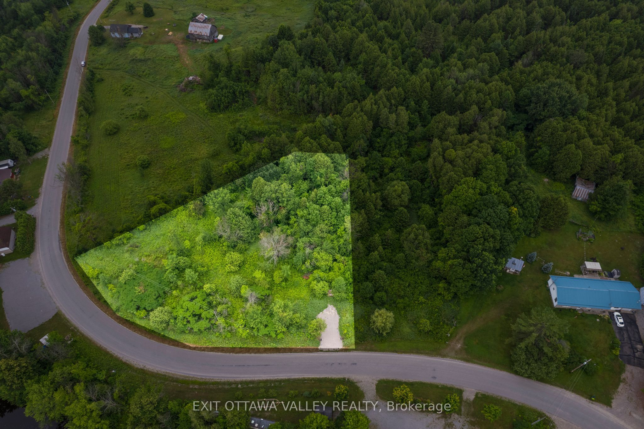 877 Lacroix Bay Road Property Photo 1