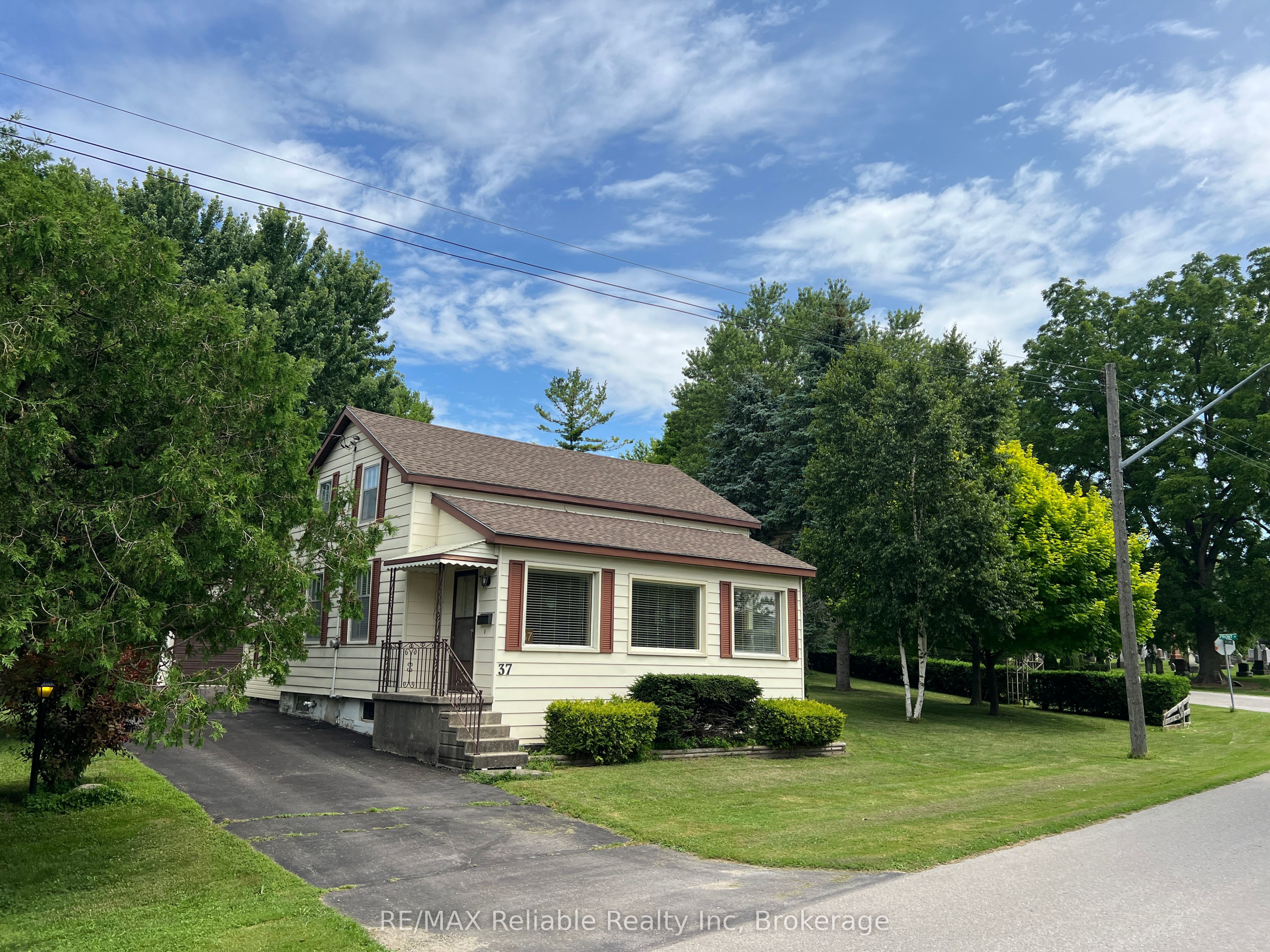 37 Front Street Property Photo 1