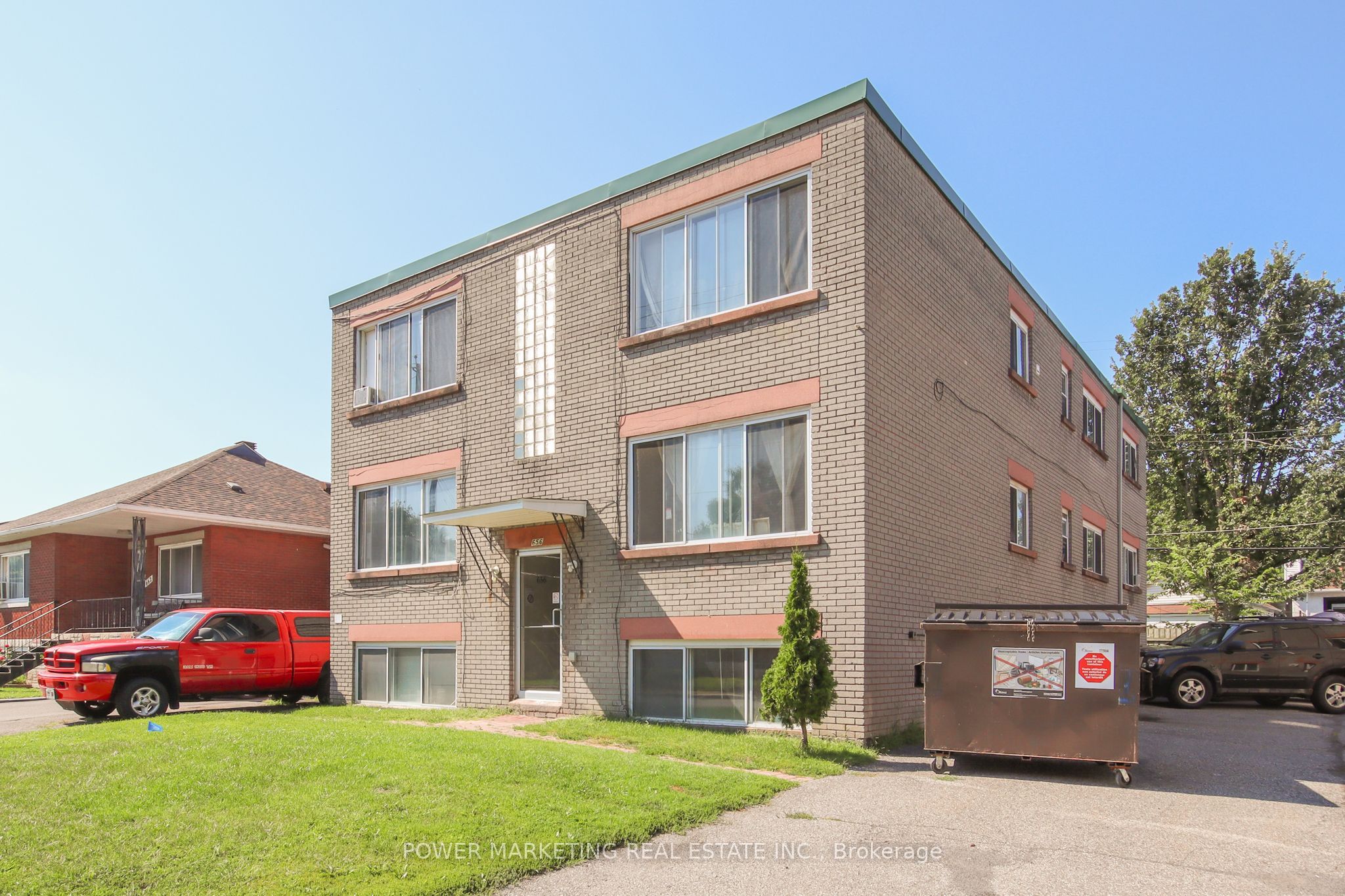 644-656 De L'eglise Street Property Photo 1