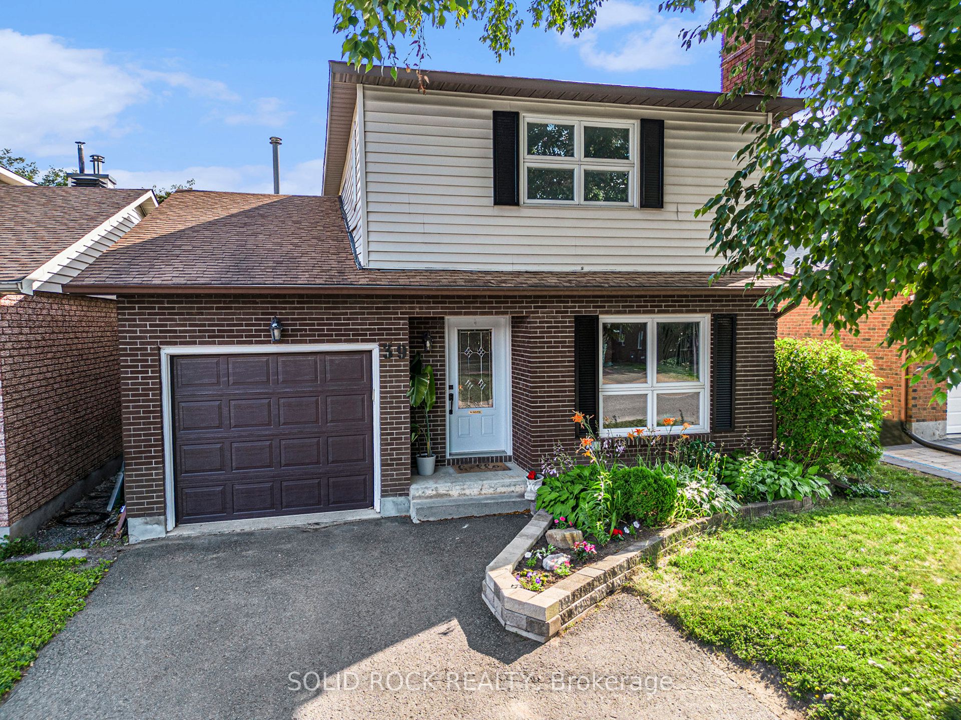 39 Kadeer Way Property Photo 1