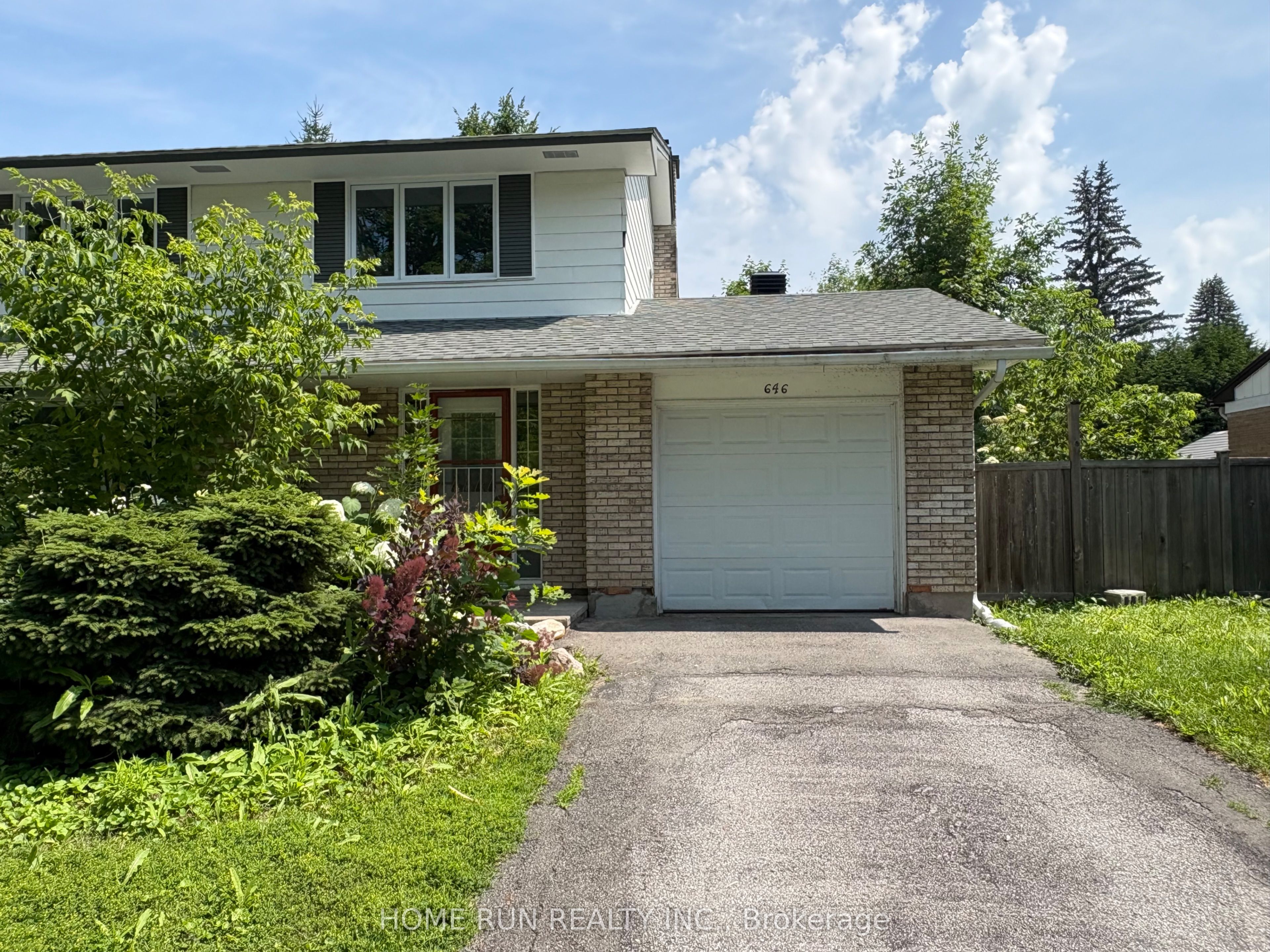 646 Ingram Crescent Property Photo 1