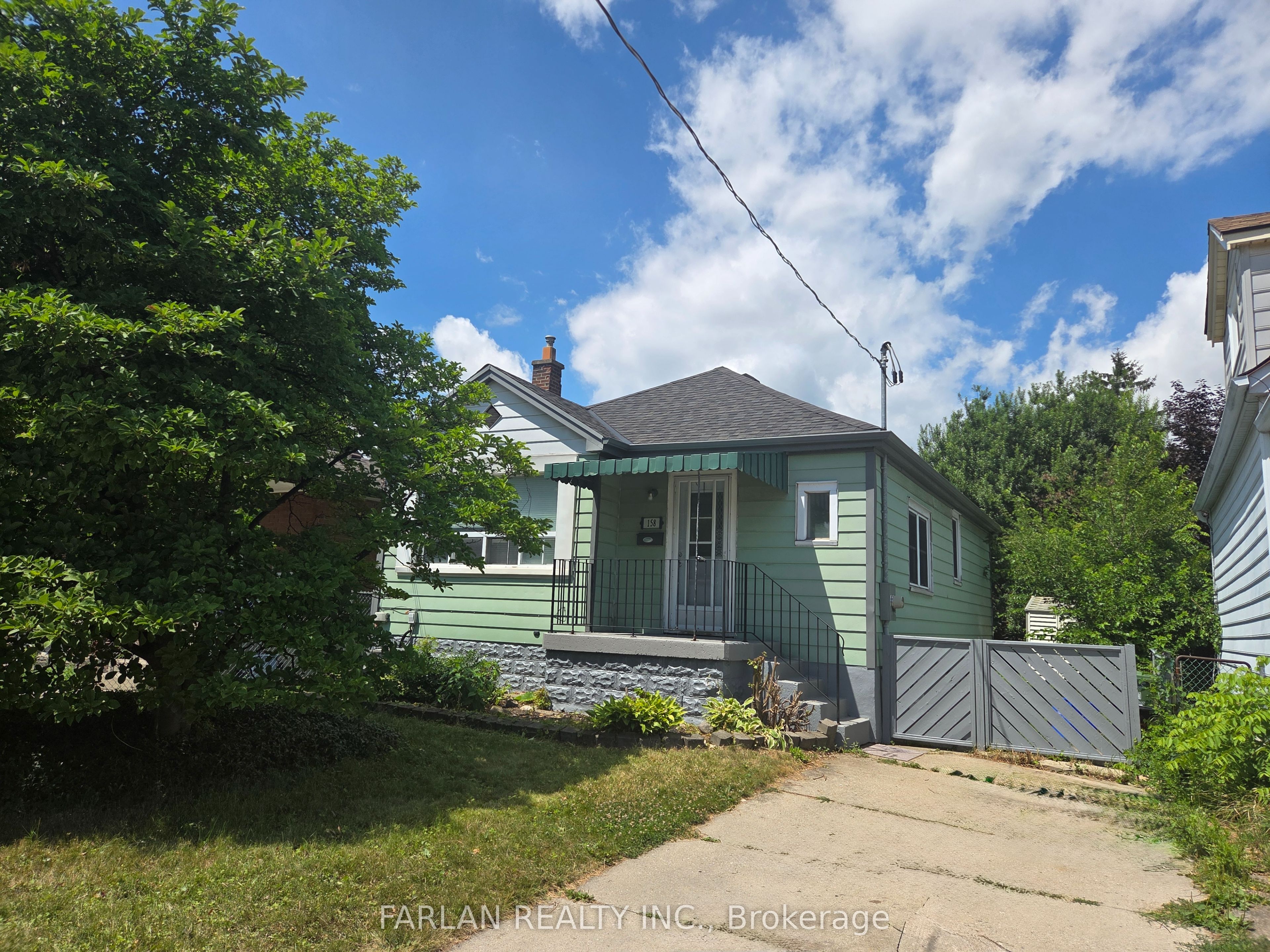 158 East 24th Street Main Property Photo 1