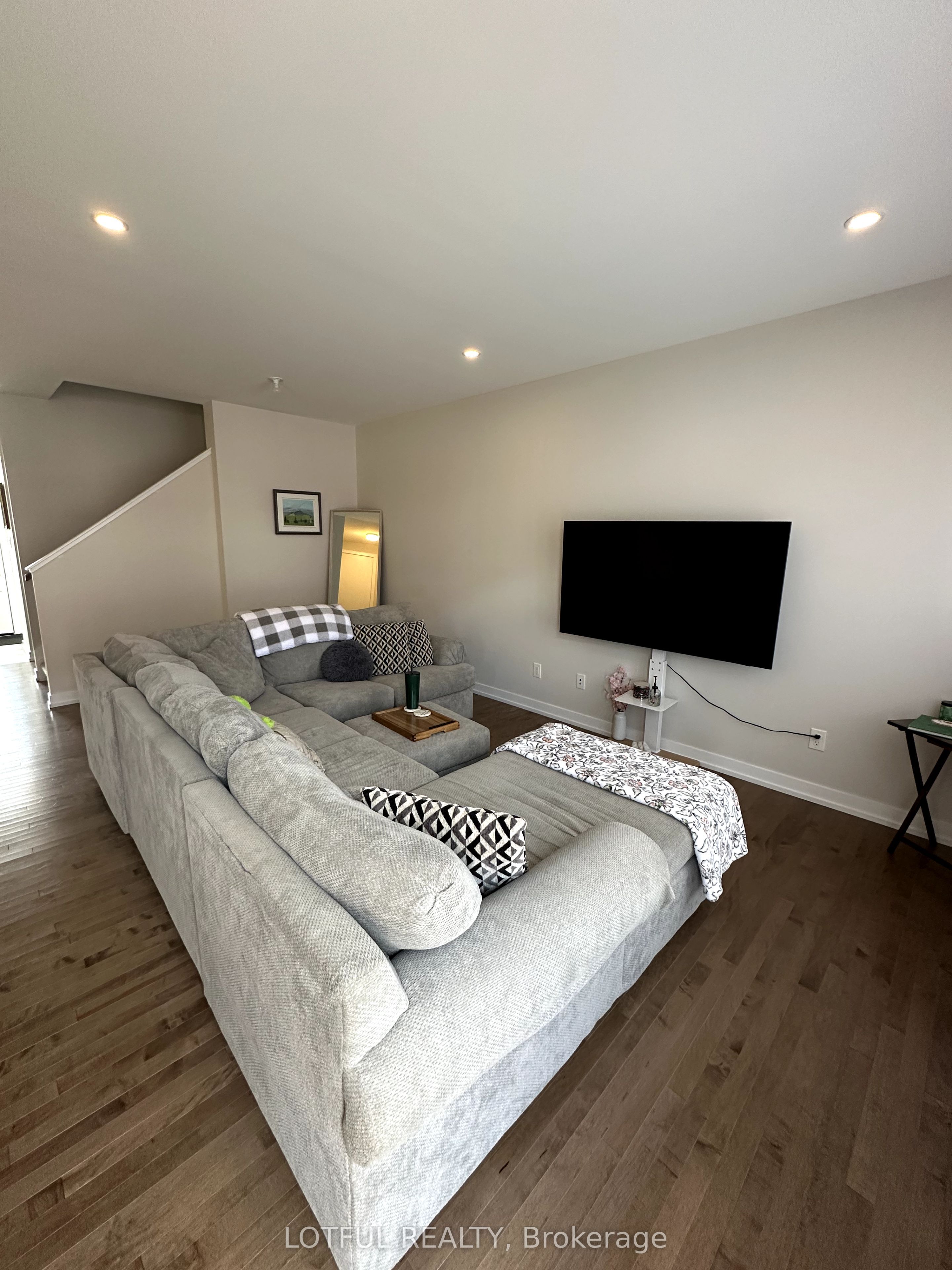 44 Chasing Grove Property Photo 6